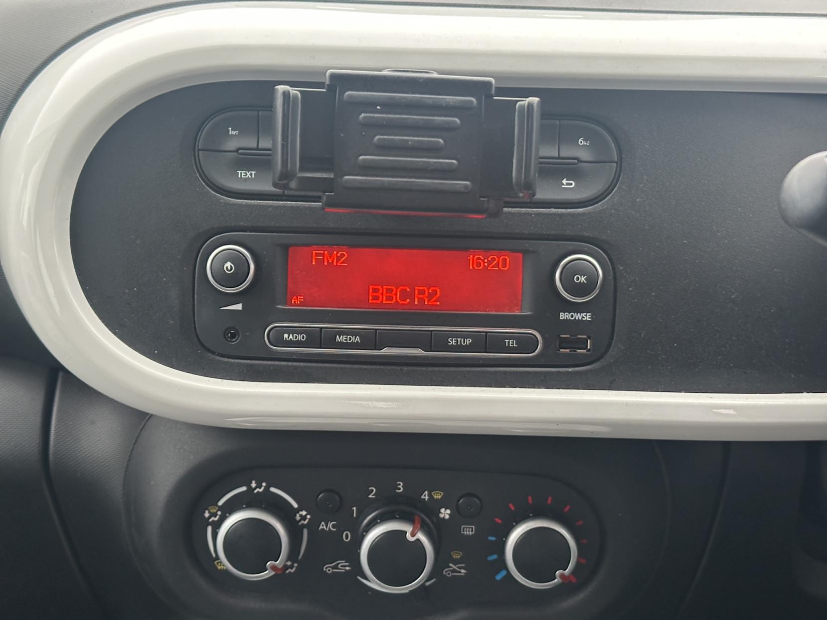 Renault Twingo 0.9 TCe ENERGY Dynamique Hatchback 5dr Petrol Manual Euro 6 (s/s) (90 ps)