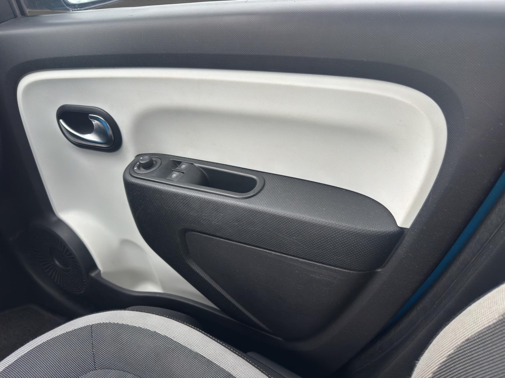 Renault Twingo 0.9 TCe ENERGY Dynamique Hatchback 5dr Petrol Manual Euro 6 (s/s) (90 ps)