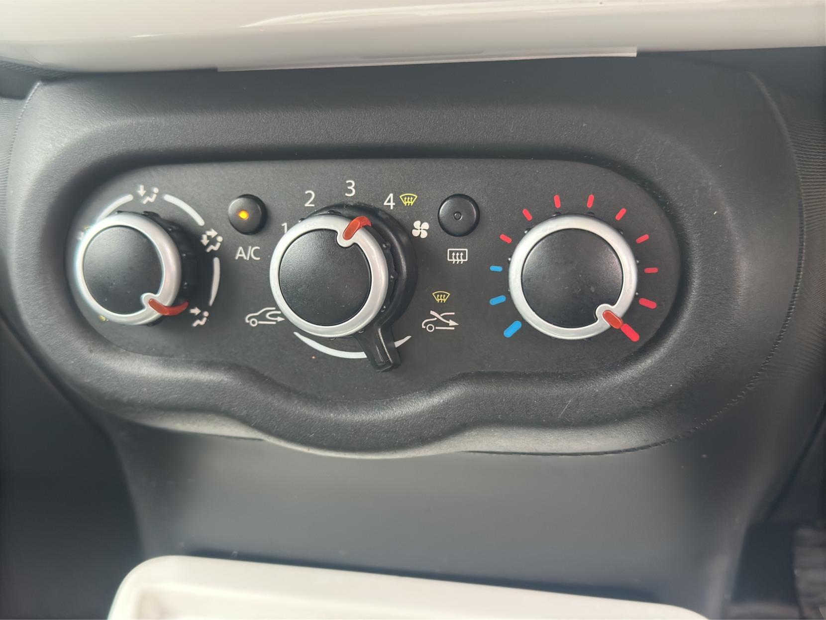 Renault Twingo 0.9 TCe ENERGY Dynamique Hatchback 5dr Petrol Manual Euro 6 (s/s) (90 ps)