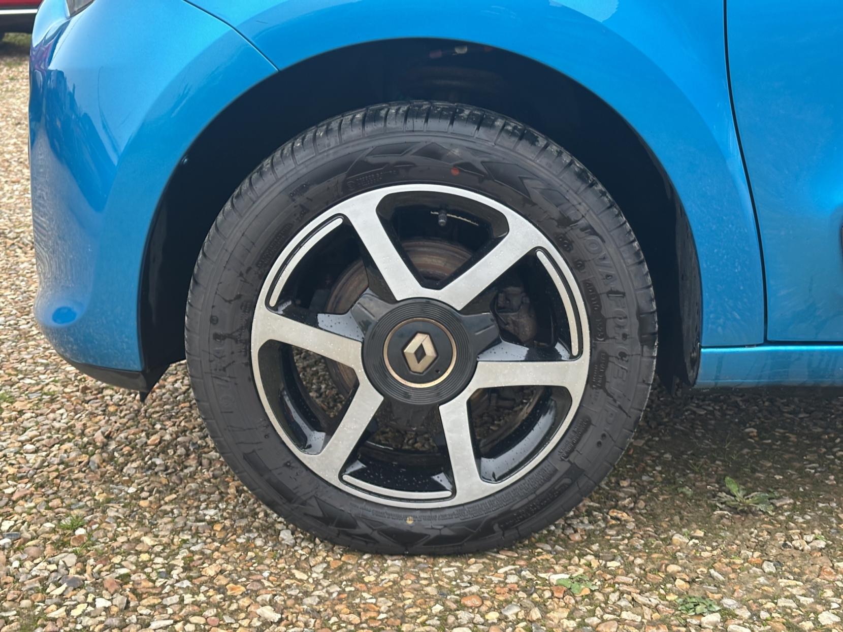 Renault Twingo 0.9 TCe ENERGY Dynamique Hatchback 5dr Petrol Manual Euro 6 (s/s) (90 ps)