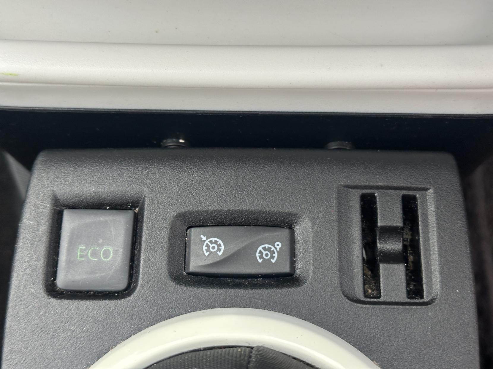 Renault Twingo 0.9 TCe ENERGY Dynamique Hatchback 5dr Petrol Manual Euro 6 (s/s) (90 ps)