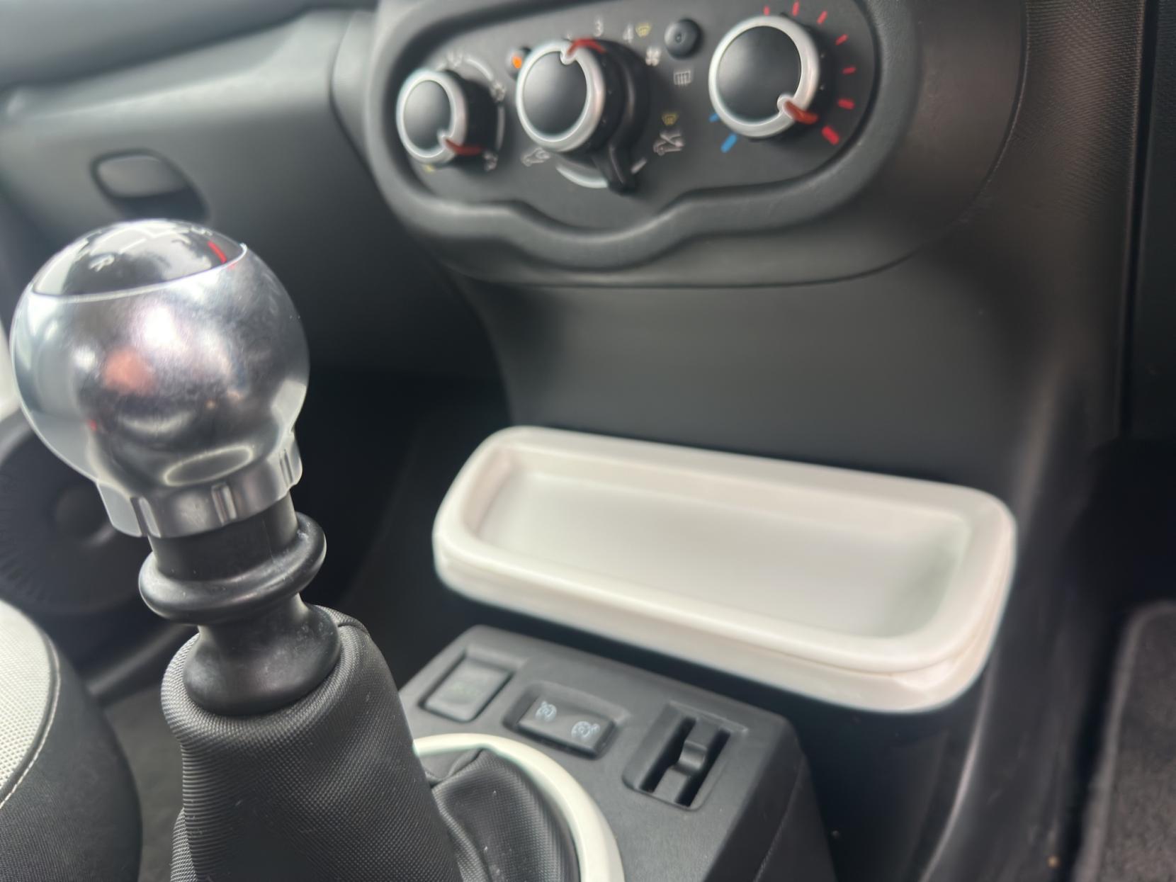 Renault Twingo 0.9 TCe ENERGY Dynamique Hatchback 5dr Petrol Manual Euro 6 (s/s) (90 ps)