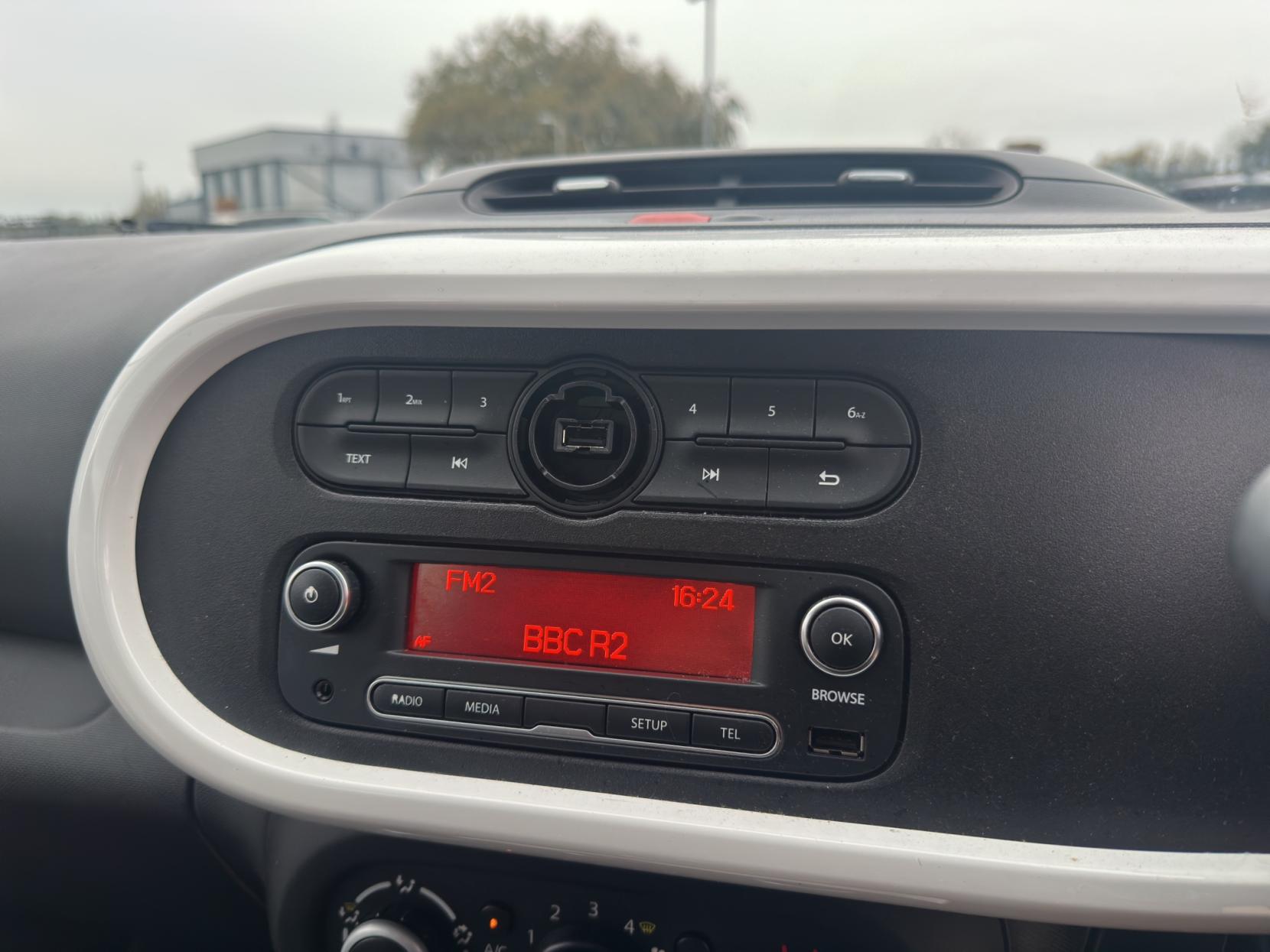 Renault Twingo 0.9 TCe ENERGY Dynamique Hatchback 5dr Petrol Manual Euro 6 (s/s) (90 ps)