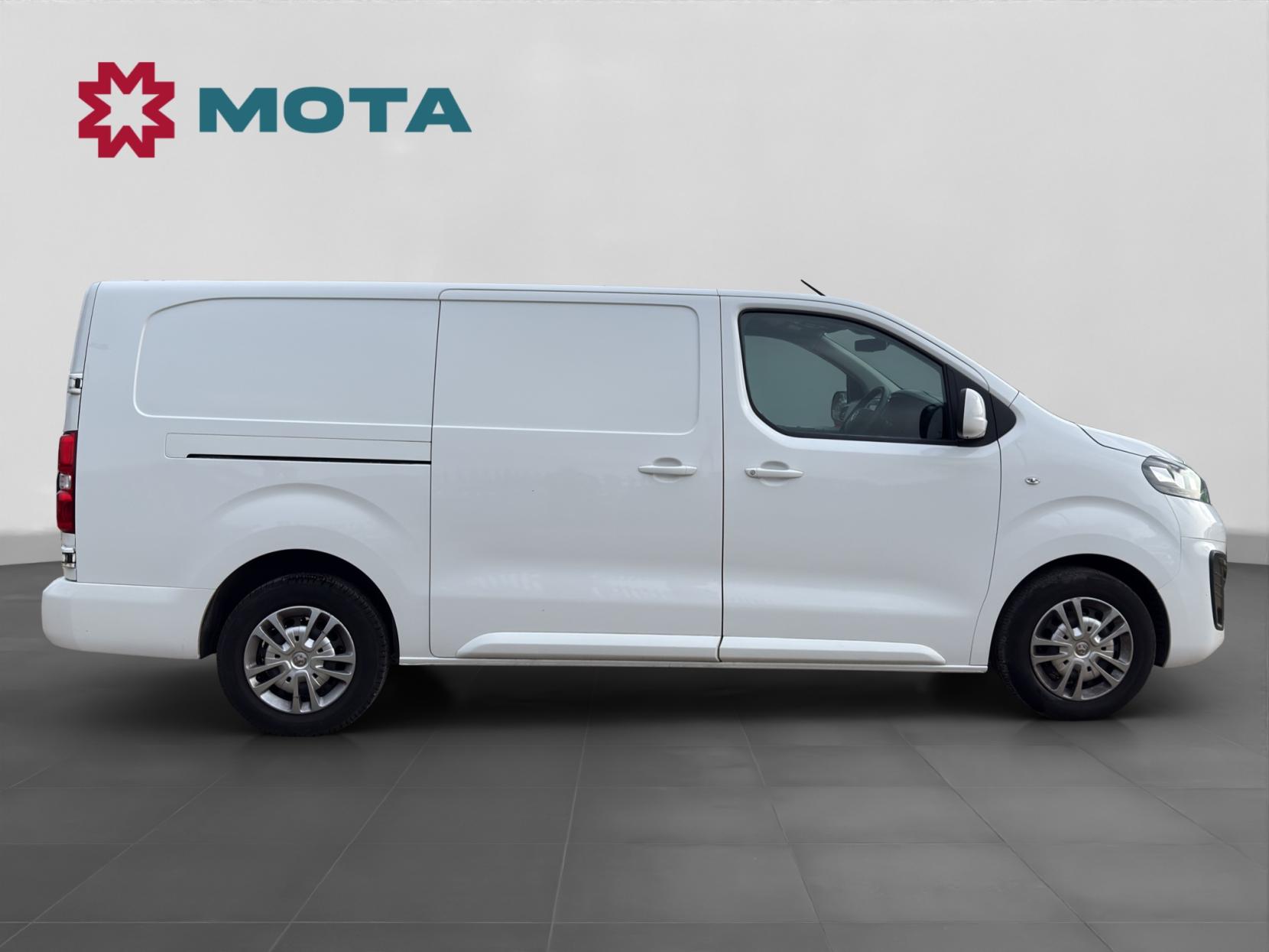 Vauxhall Vivaro 1.5 Turbo D 2900 Sportive Panel Van 5dr Diesel Manual L2 H1 Euro 6 (s/s) (100 ps)