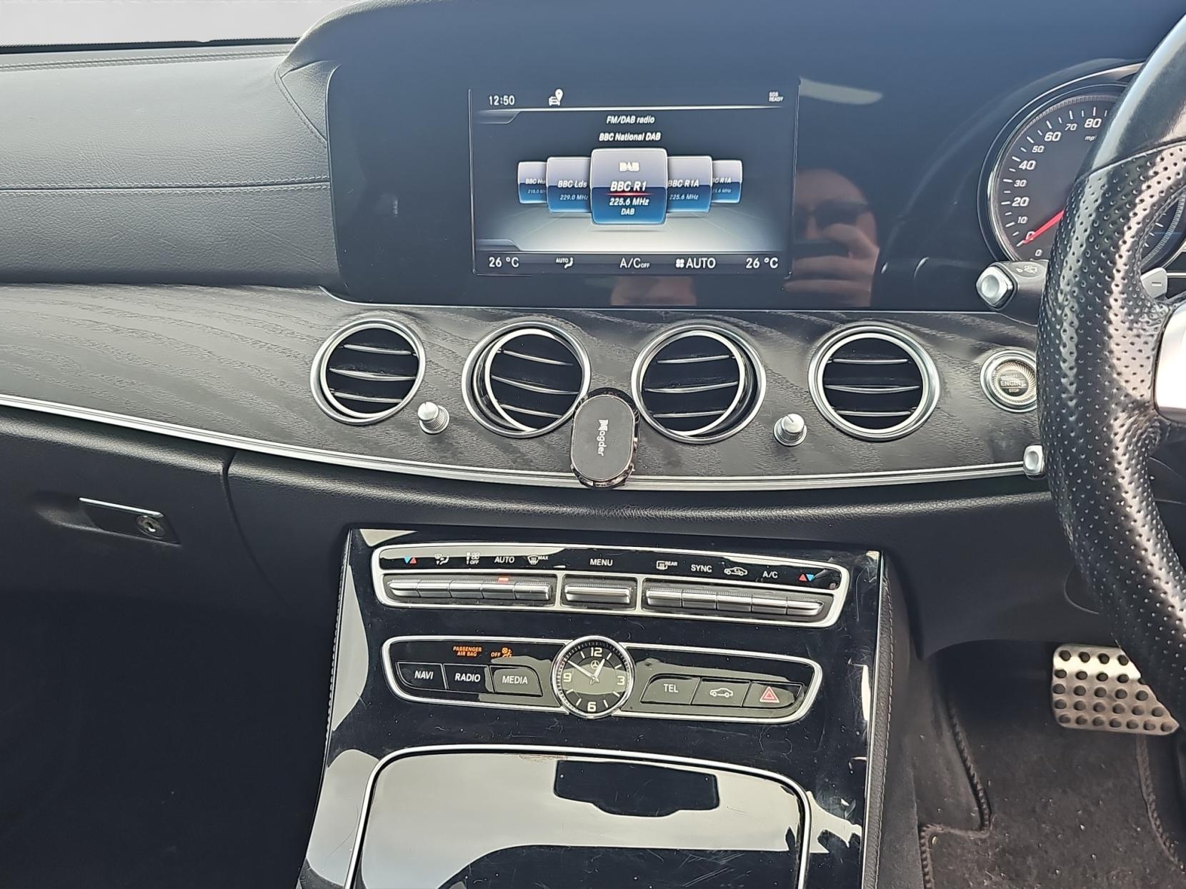 Mercedes-Benz E Class 2.0 E220d AMG Line (Premium) Estate 5dr Diesel G-Tronic+ Euro 6 (s/s) (194 ps)