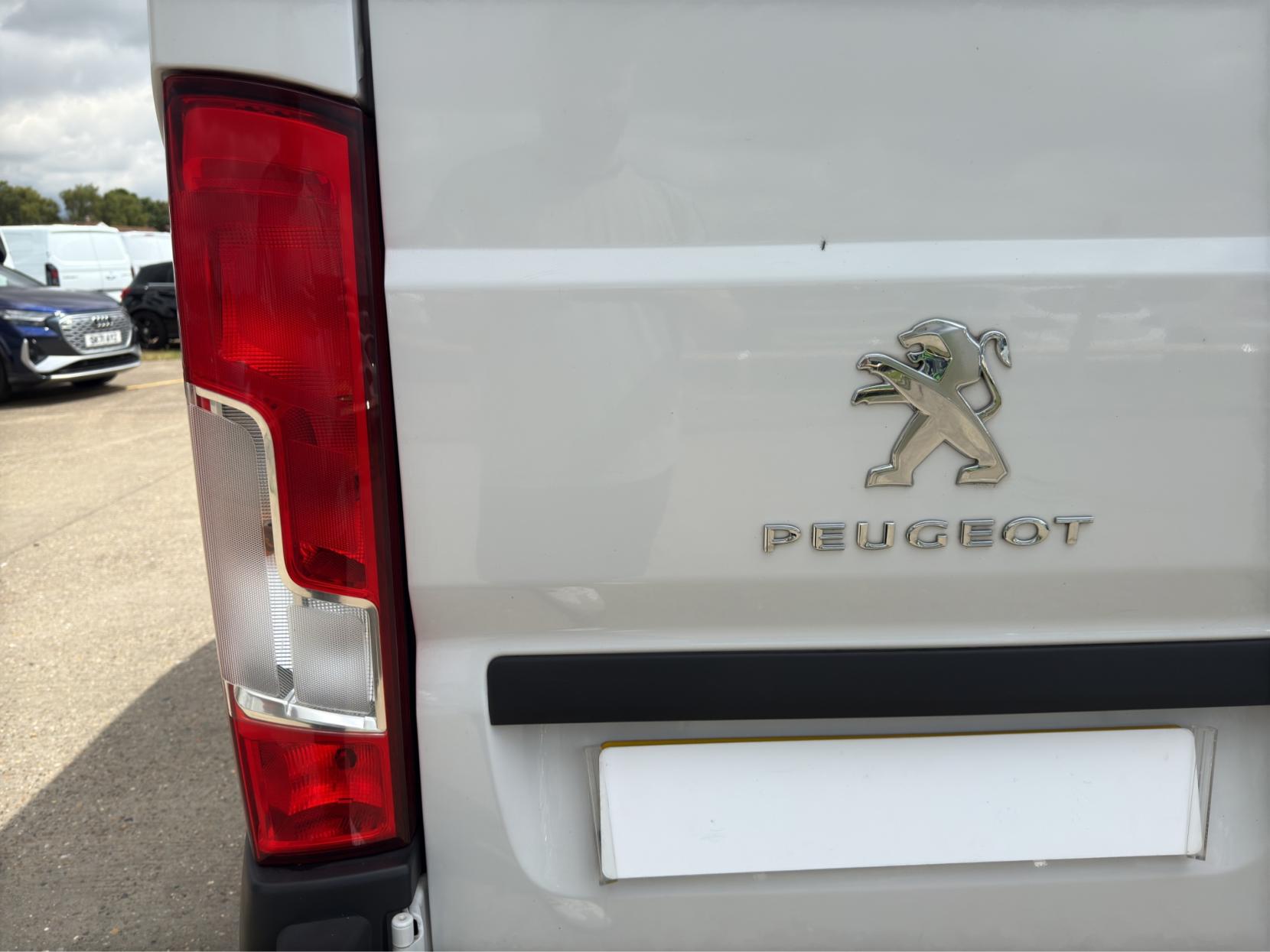 Peugeot Boxer 2.2 BlueHDi 333 Professional Panel Van 5dr Diesel Manual L1 H1 Euro 6 (s/s) (120 ps)