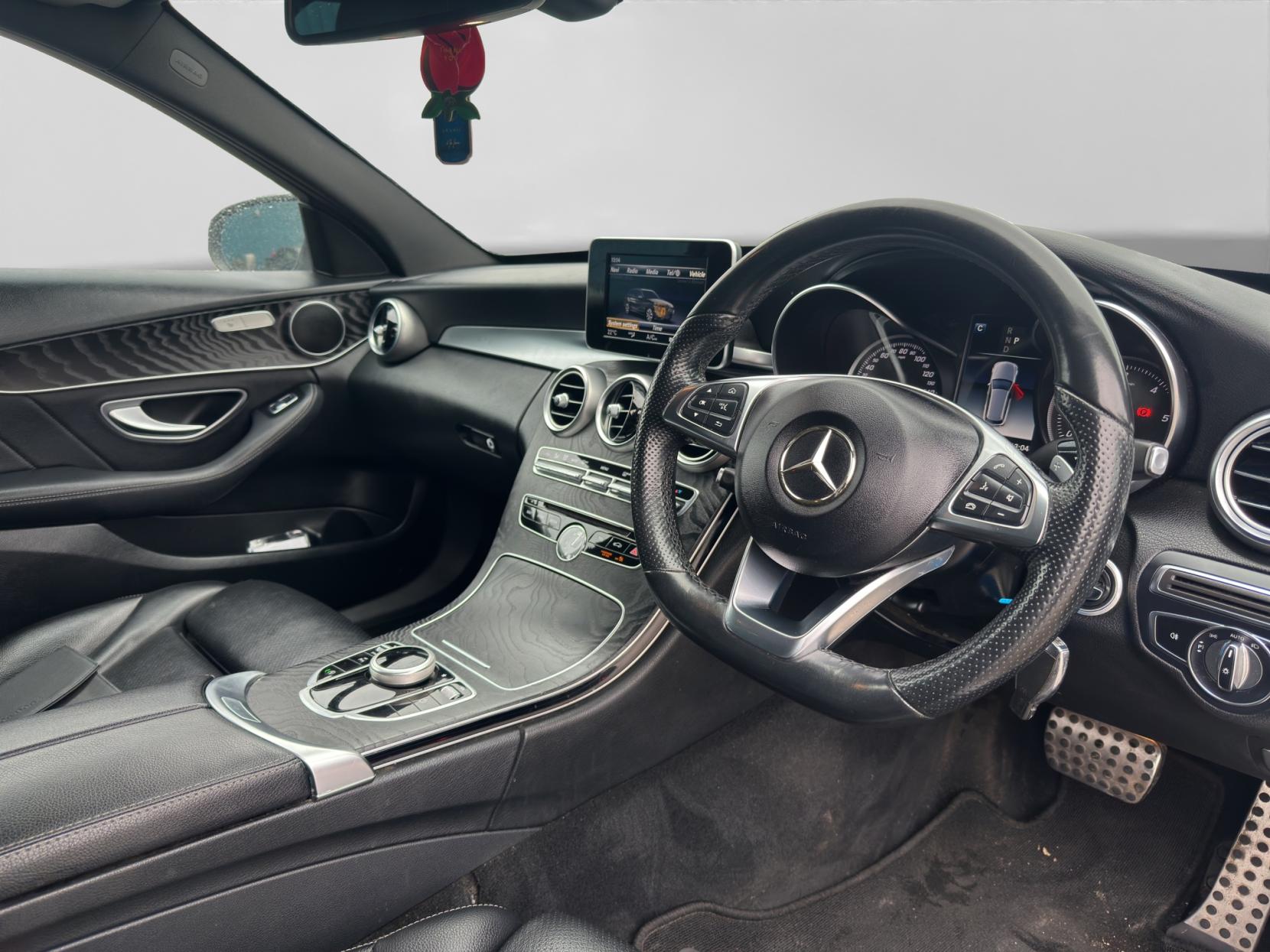 Mercedes-Benz C Class 2.1 C220d AMG Line Estate 5dr Diesel G-Tronic+ Euro 6 (s/s) (170 ps)