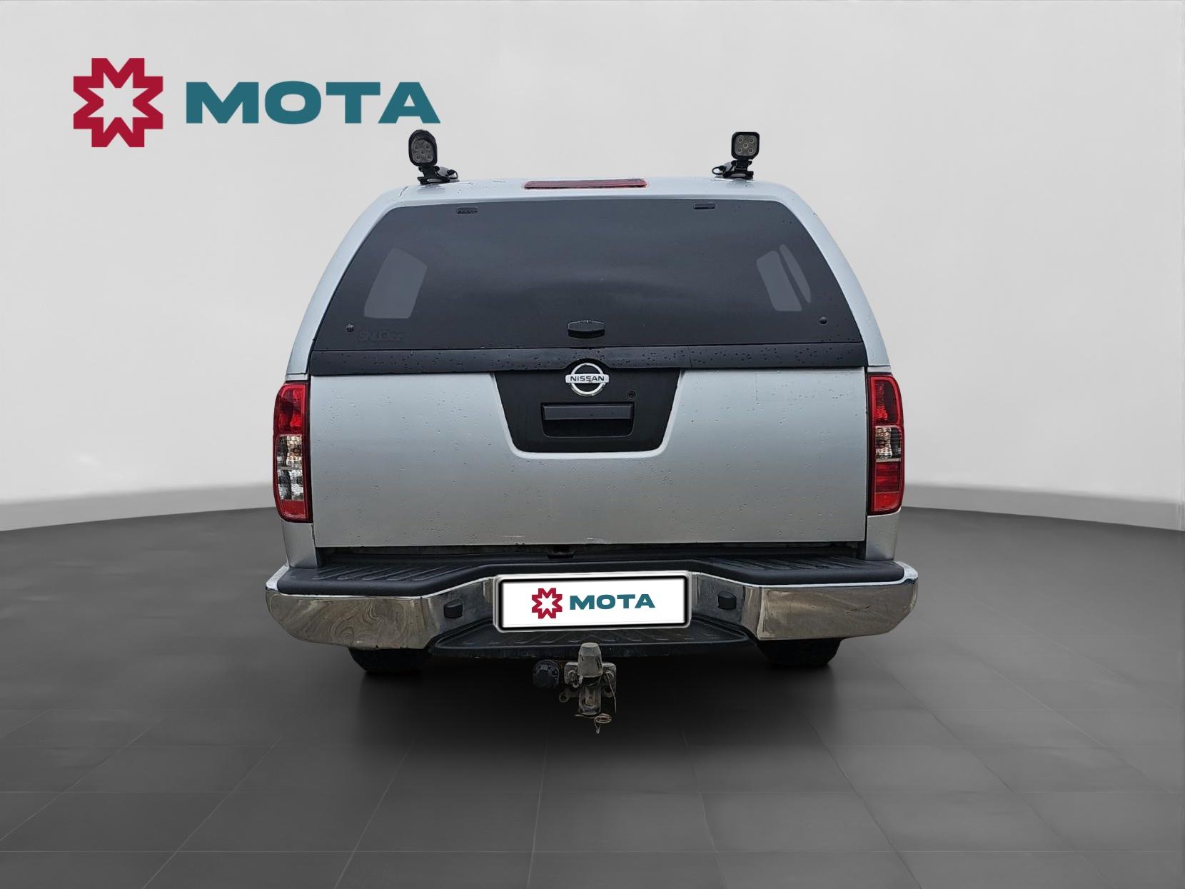 Nissan Navara 2.5 dCi Tekna Pickup Double Cab 4dr Diesel Auto 4WD Euro 5 (190 ps)