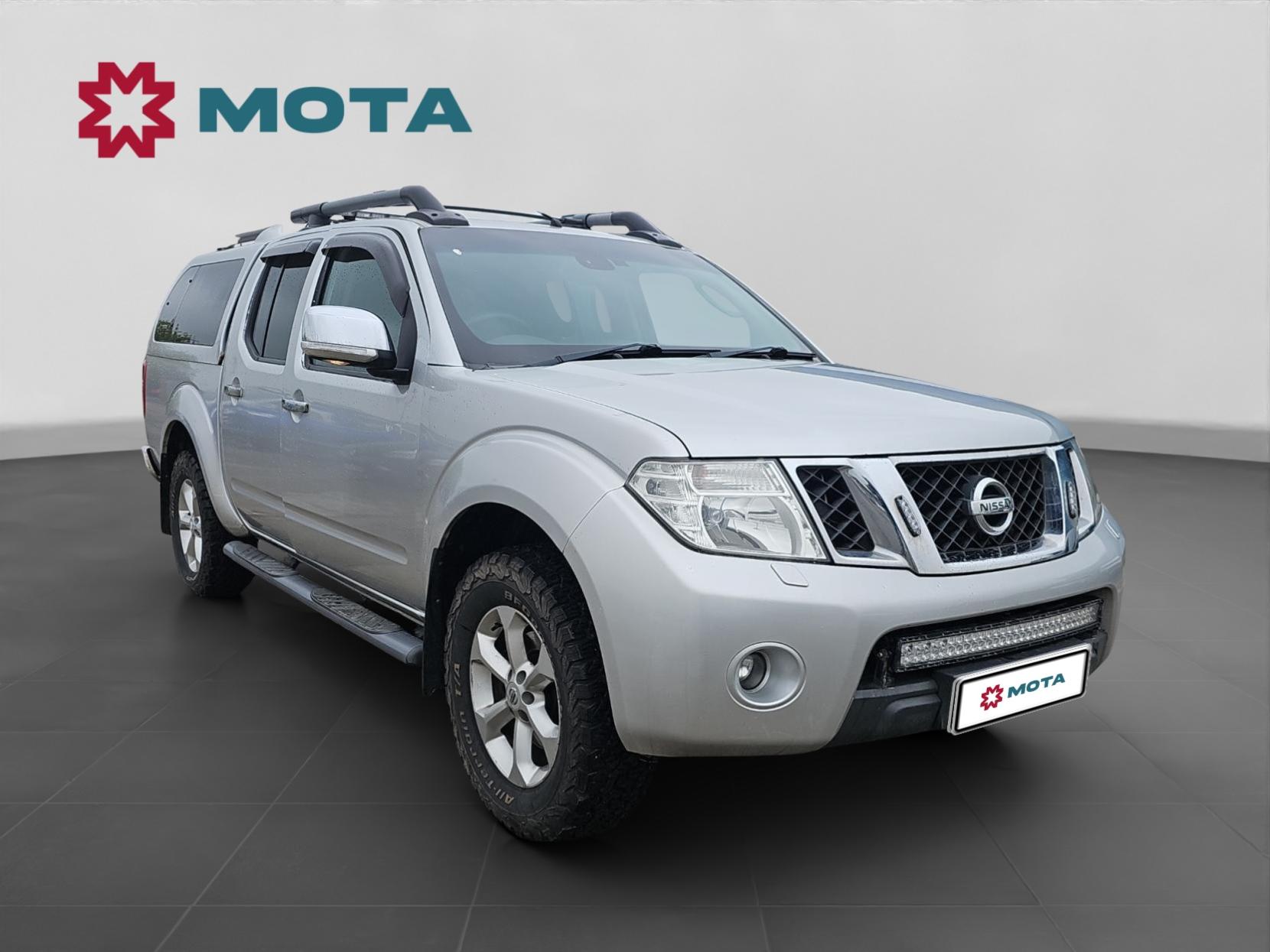 Nissan Navara 2.5 dCi Tekna Pickup Double Cab 4dr Diesel Auto 4WD Euro 5 (190 ps)