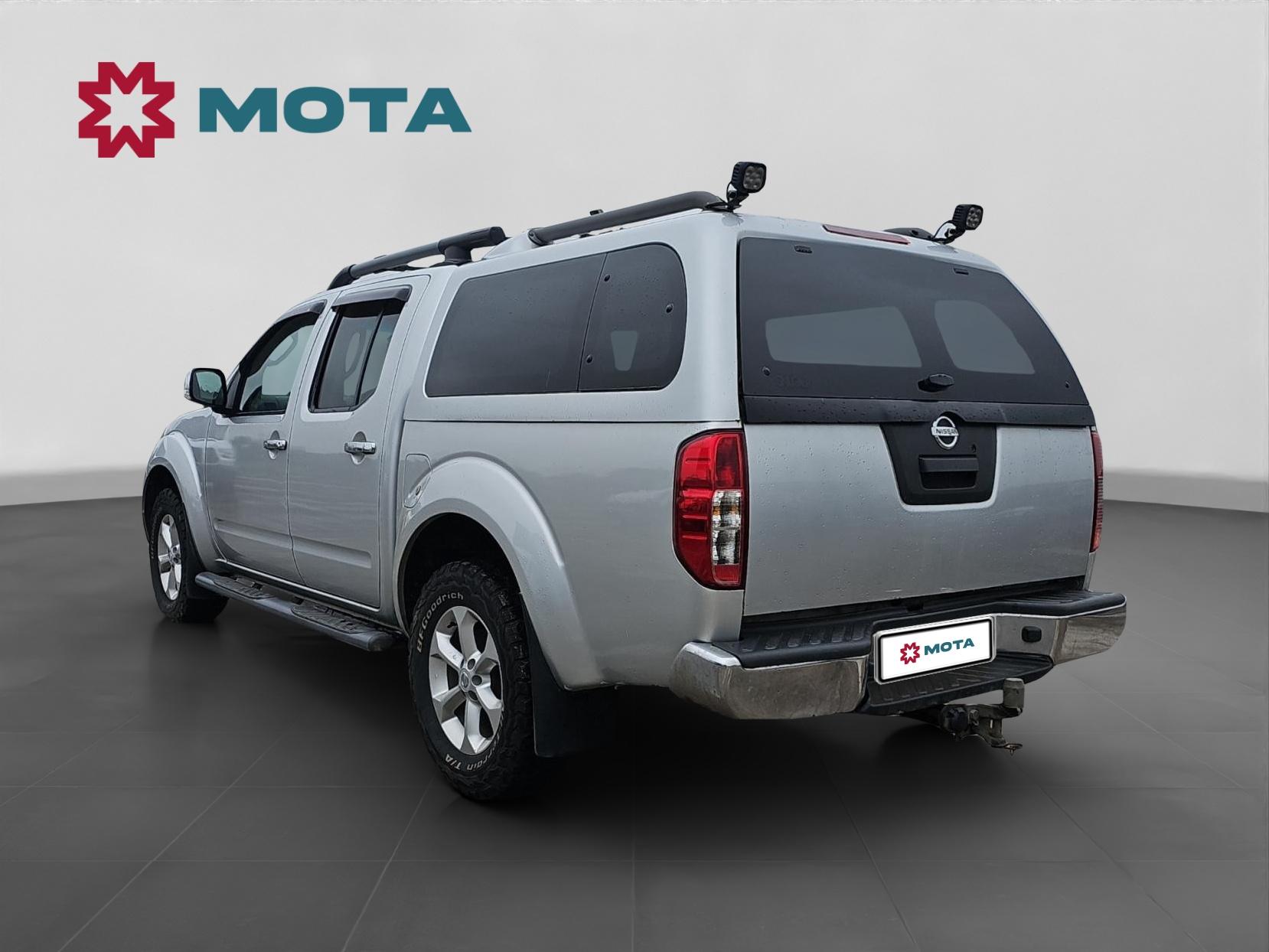 Nissan Navara 2.5 dCi Tekna Pickup Double Cab 4dr Diesel Auto 4WD Euro 5 (190 ps)