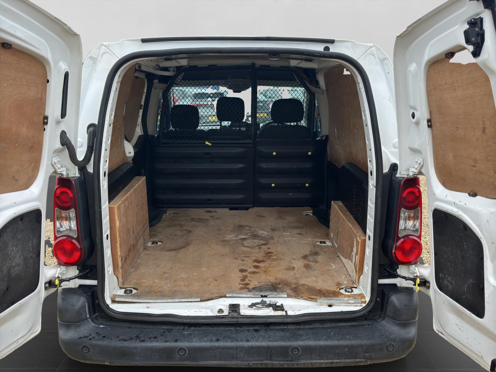 Peugeot Partner 1.6 BlueHDi 651 Professional Panel Van 5dr Diesel Manual L1 (112 g/km, 73.97 bhp)