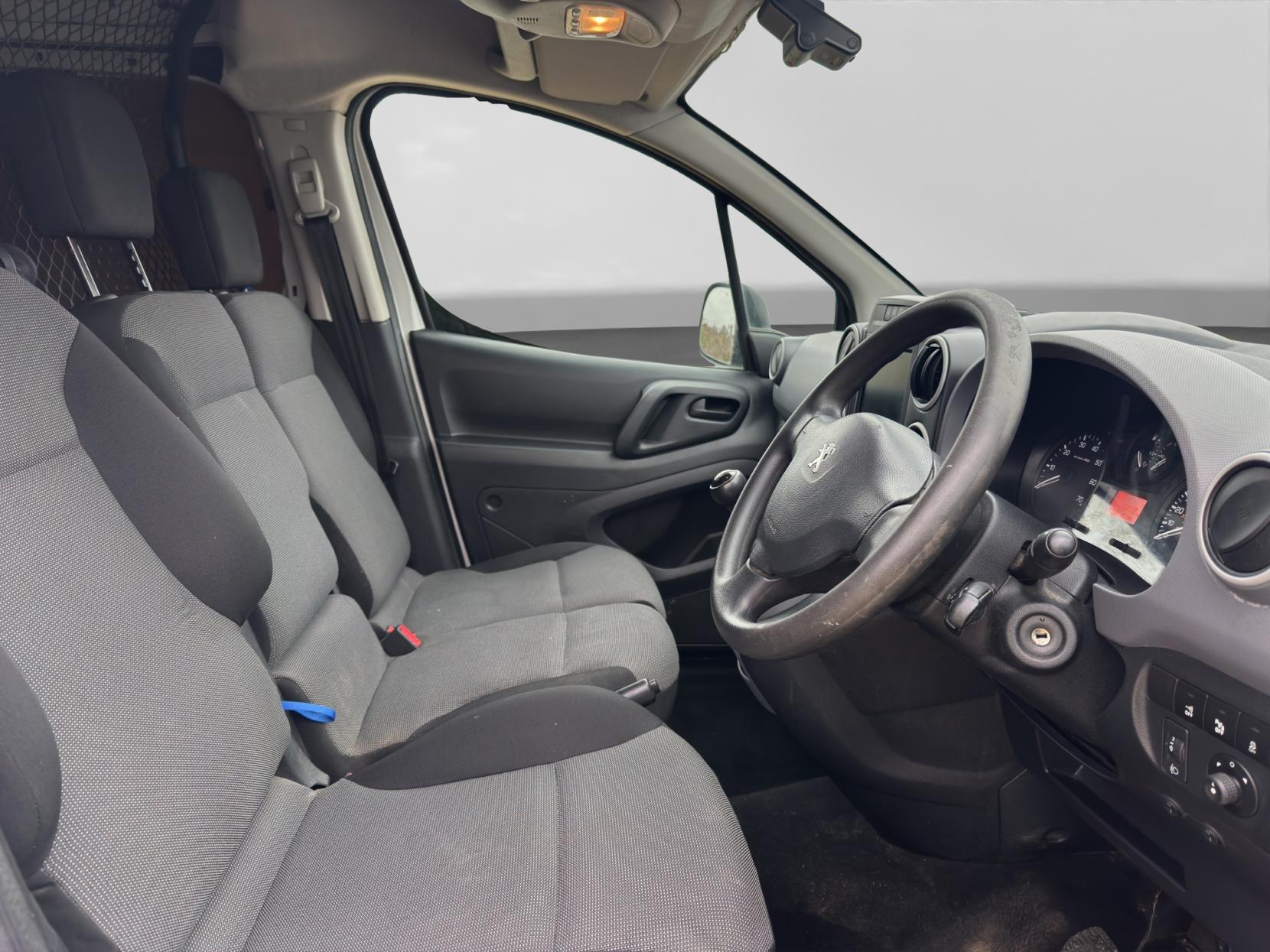 Peugeot Partner 1.6 BlueHDi 651 Professional Panel Van 5dr Diesel Manual L1 (112 g/km, 73.97 bhp)