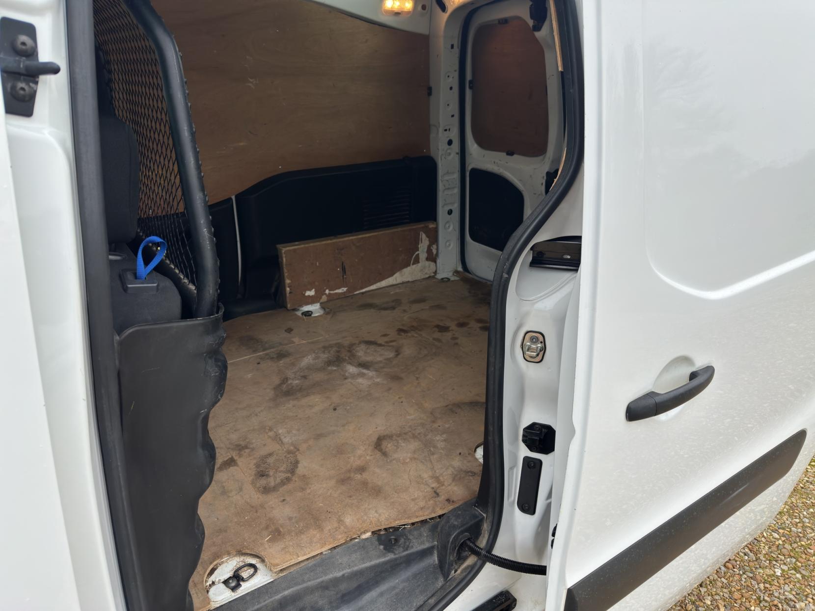 Peugeot Partner 1.6 BlueHDi 651 Professional Panel Van 5dr Diesel Manual L1 (112 g/km, 73.97 bhp)