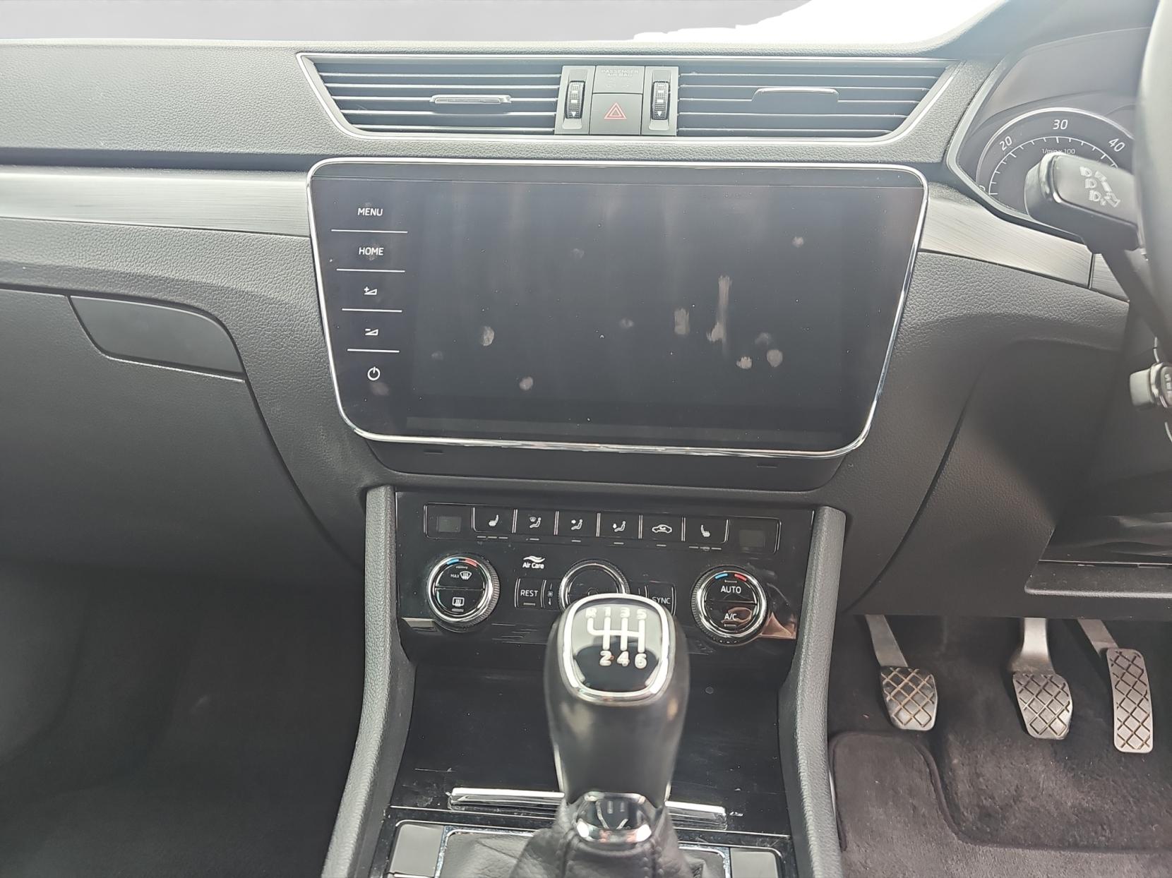 Skoda Superb 2.0 TDI SE L Executive Estate 5dr Diesel Manual Euro 6 (s/s) (150 ps)