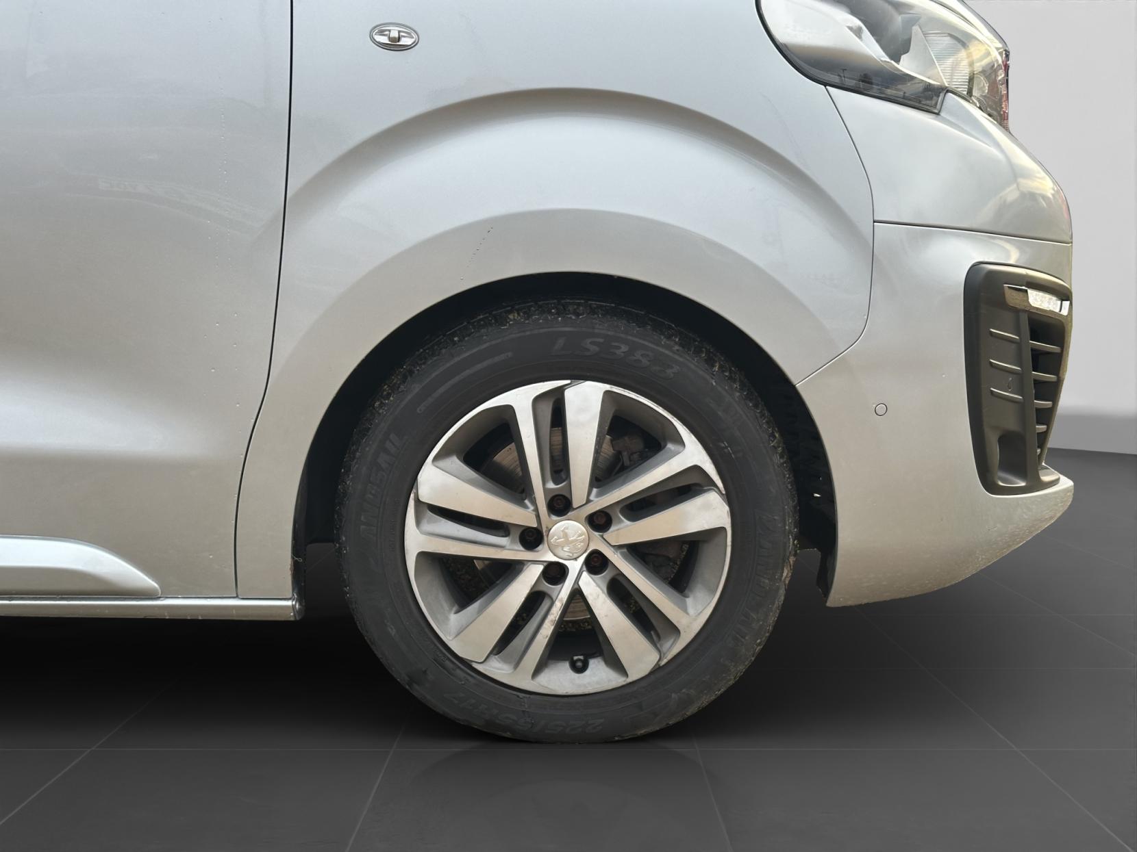 Peugeot Traveller 2.0 BlueHDi Allure Standard MPV 5dr Diesel EAT6 MWB Euro 6 (s/s) (180 ps)