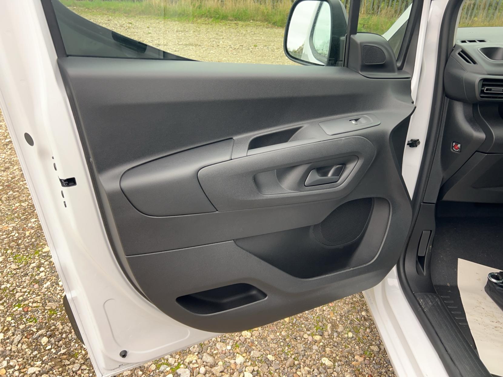 Peugeot Partner 1.5 BlueHDi 1000 Professional Standard Panel Van 5dr Diesel Manual SWB Euro 6 (s/s) (100 ps)