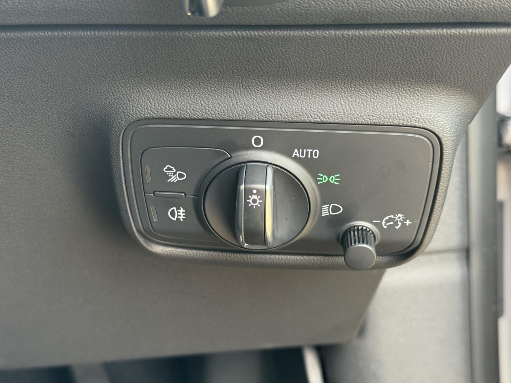 Audi TT 2.0 TDI Black Edition Coupe 3dr Diesel S Tronic quattro Euro 6 (s/s) (184 ps)