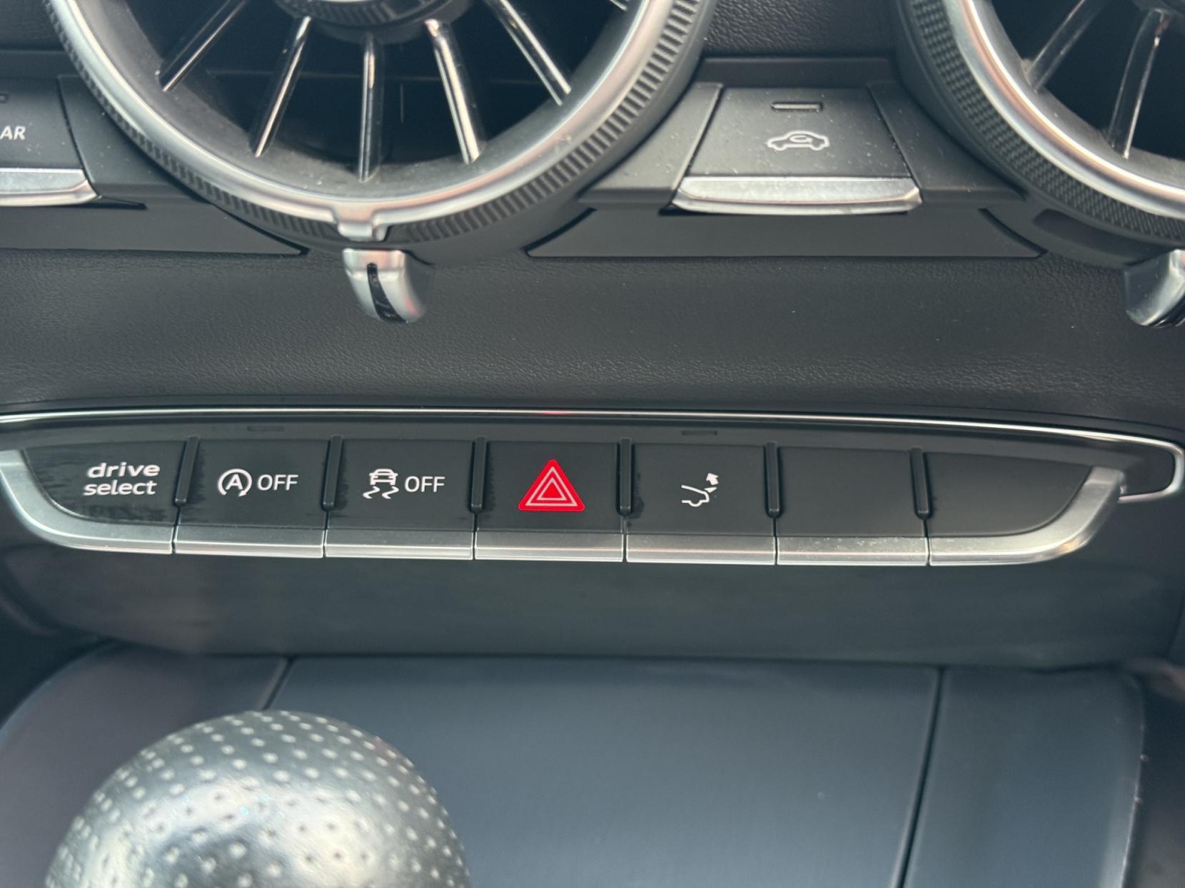 Audi TT 2.0 TDI Black Edition Coupe 3dr Diesel S Tronic quattro Euro 6 (s/s) (184 ps)