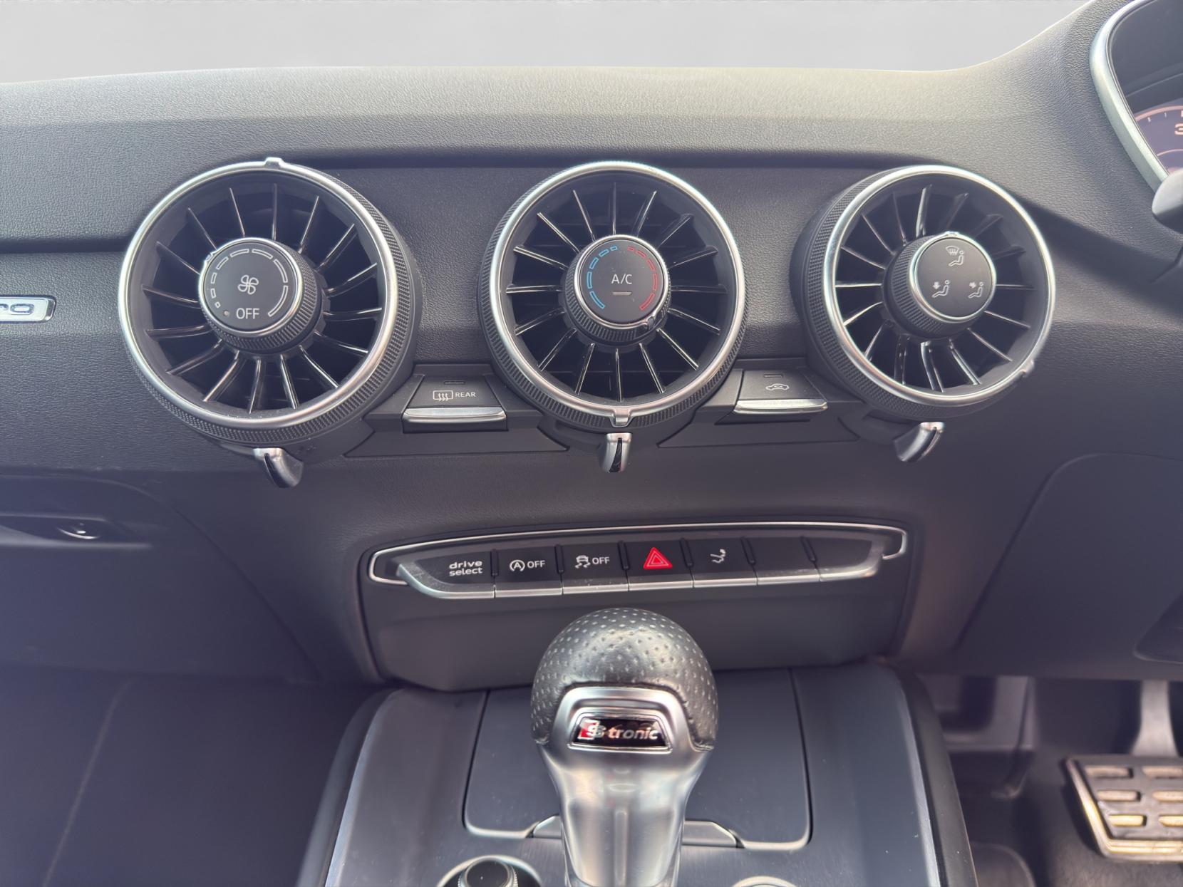 Audi TT 2.0 TDI Black Edition Coupe 3dr Diesel S Tronic quattro Euro 6 (s/s) (184 ps)