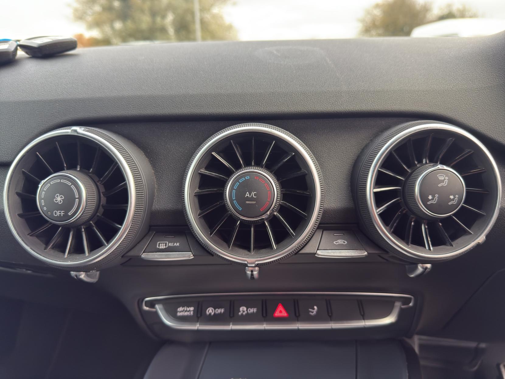 Audi TT 2.0 TDI Black Edition Coupe 3dr Diesel S Tronic quattro Euro 6 (s/s) (184 ps)