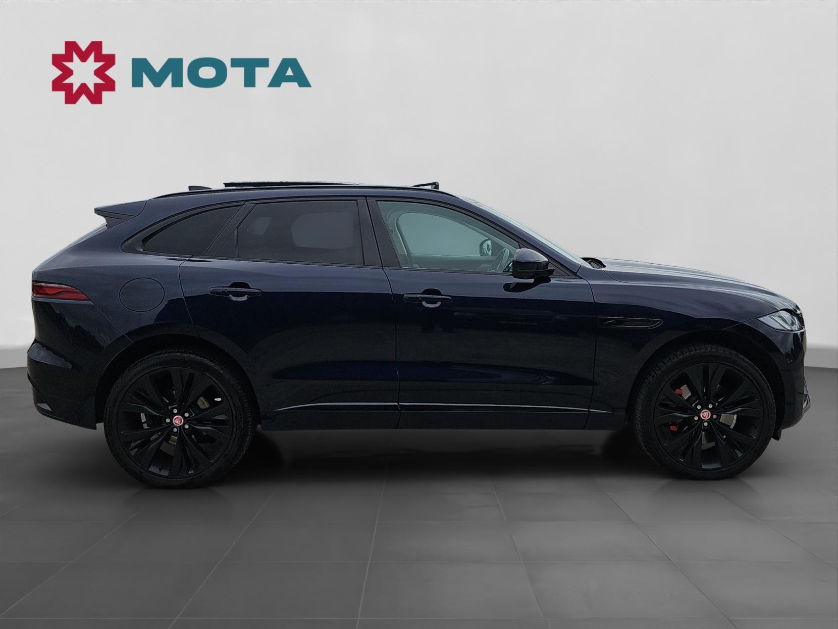 Jaguar F-PACE 3.0 D300 MHEV R-Dynamic HSE SUV 5dr Diesel Auto AWD Euro 6 (s/s) (300 ps)
