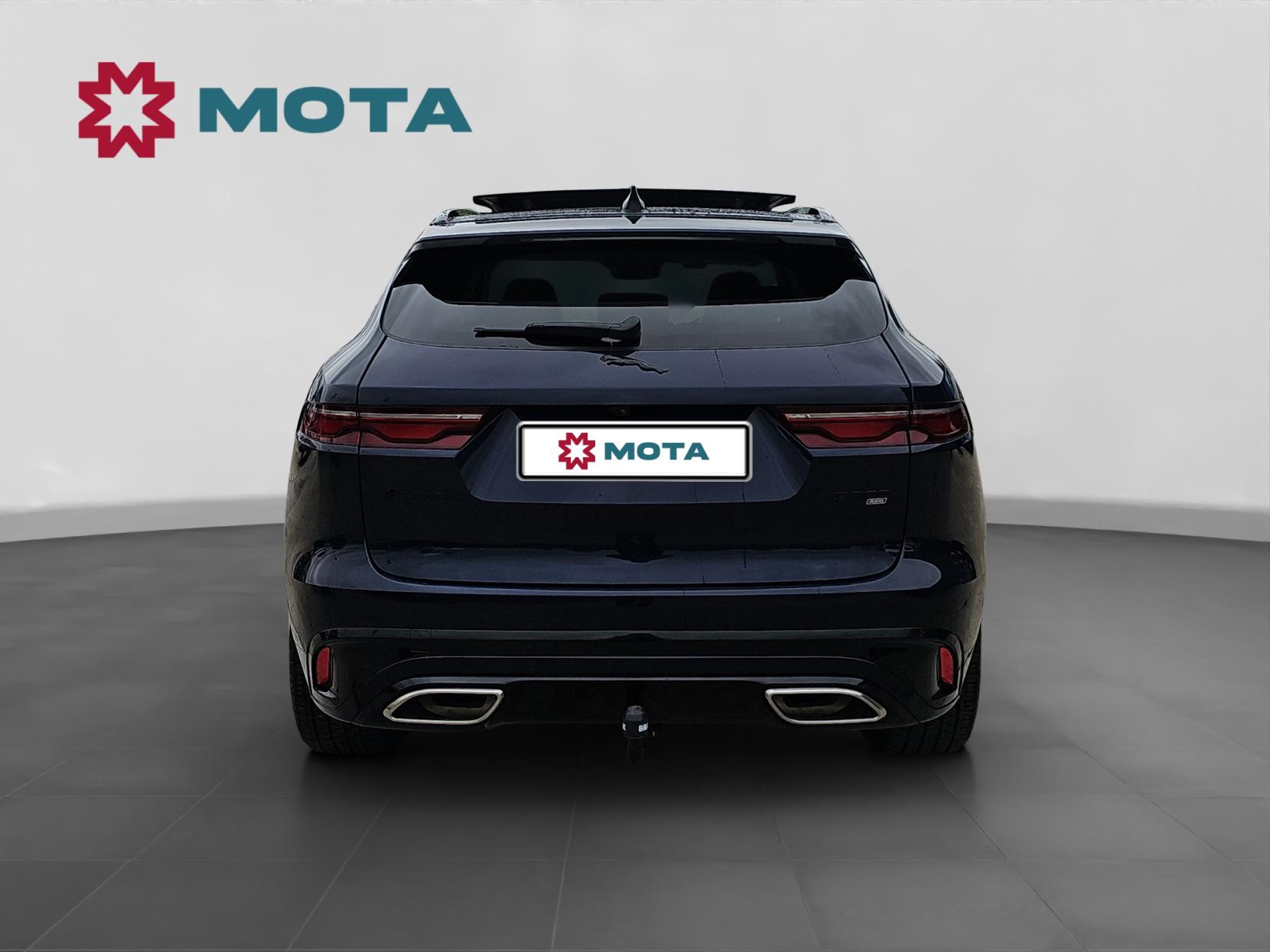 Jaguar F-PACE 3.0 D300 MHEV R-Dynamic HSE SUV 5dr Diesel Auto AWD Euro 6 (s/s) (300 ps)