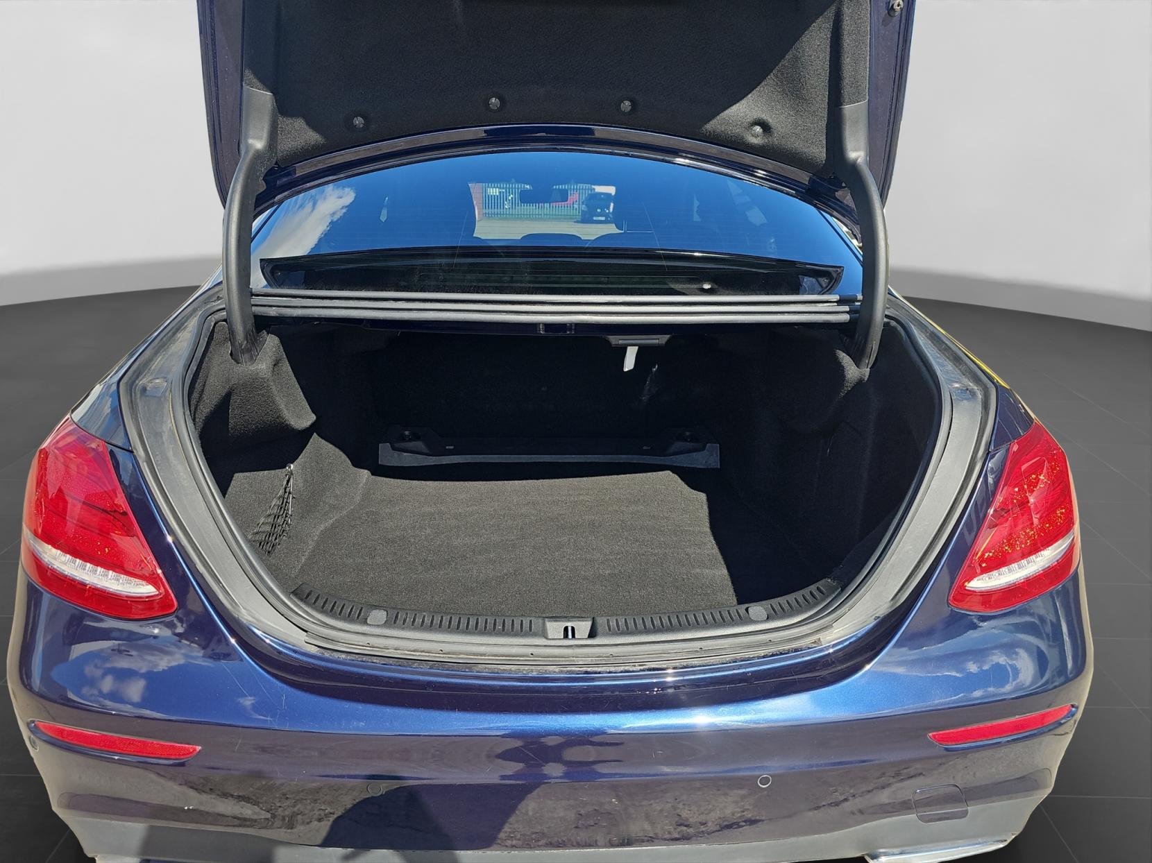 Mercedes-Benz E Class 2.9 E400d AMG Line Saloon 4dr Diesel G-Tronic+ 4MATIC Euro 6 (s/s) (340 ps)