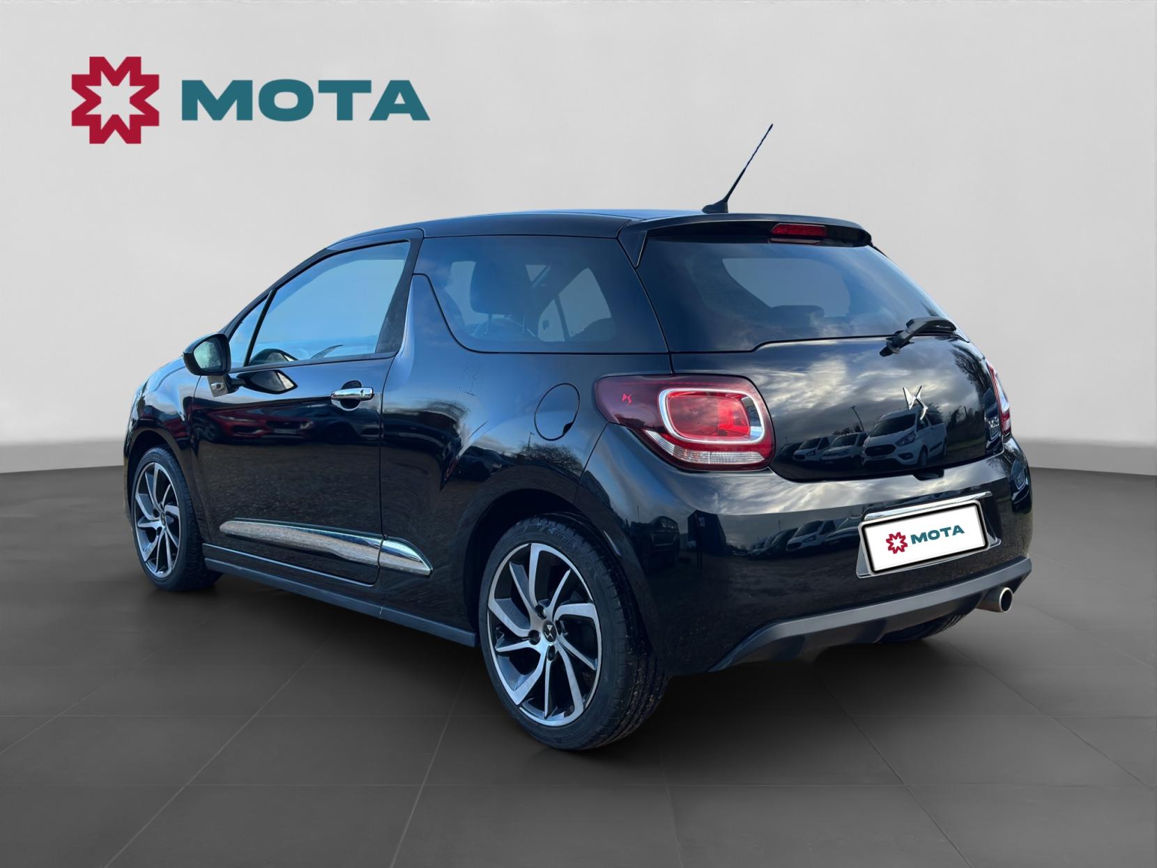 DS AUTOMOBILES DS 3 1.2 PureTech Connected Chic Hatchback 3dr Petrol Manual Euro 6 (82 ps)