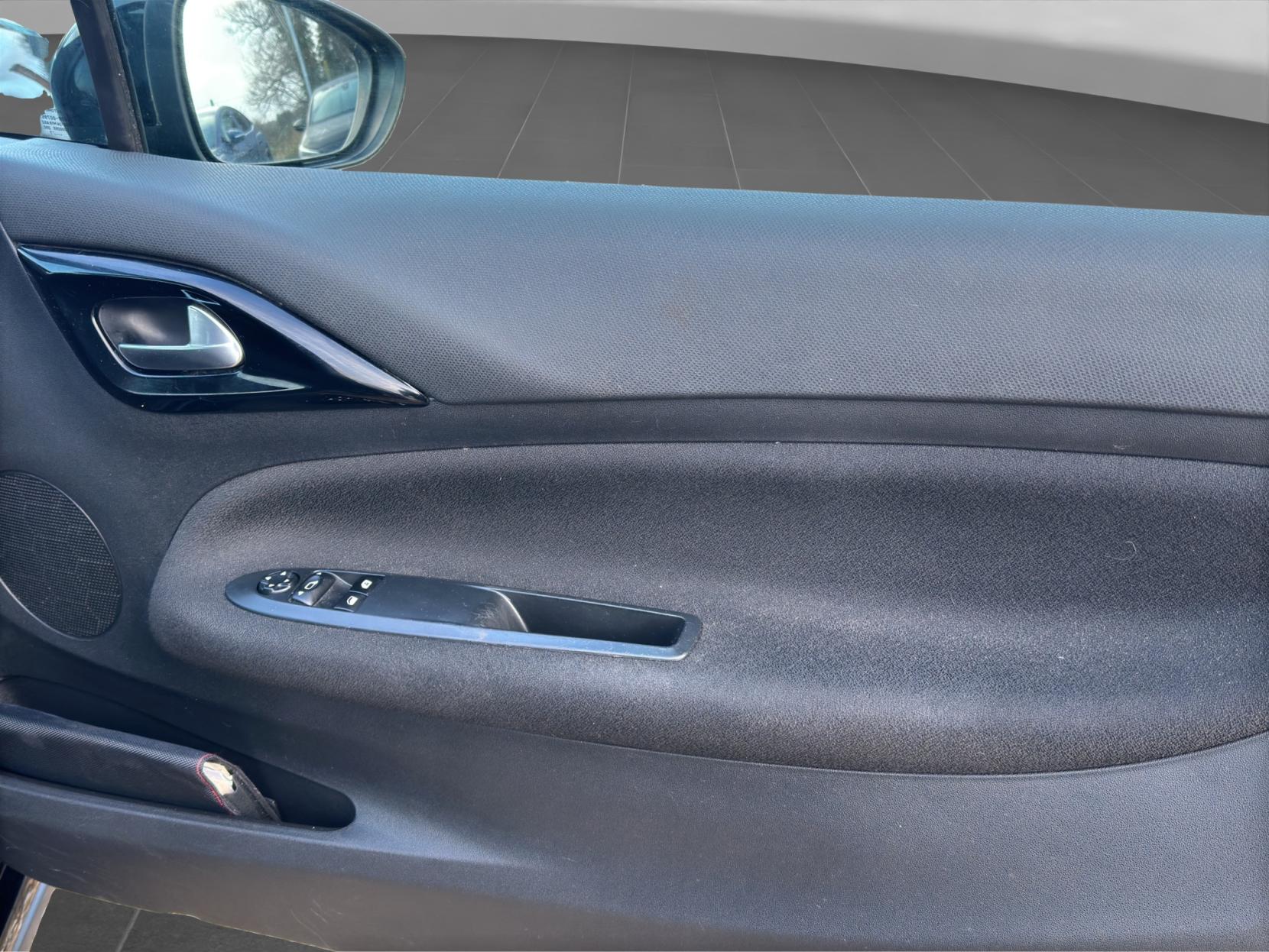 DS AUTOMOBILES DS 3 1.2 PureTech Connected Chic Hatchback 3dr Petrol Manual Euro 6 (82 ps)