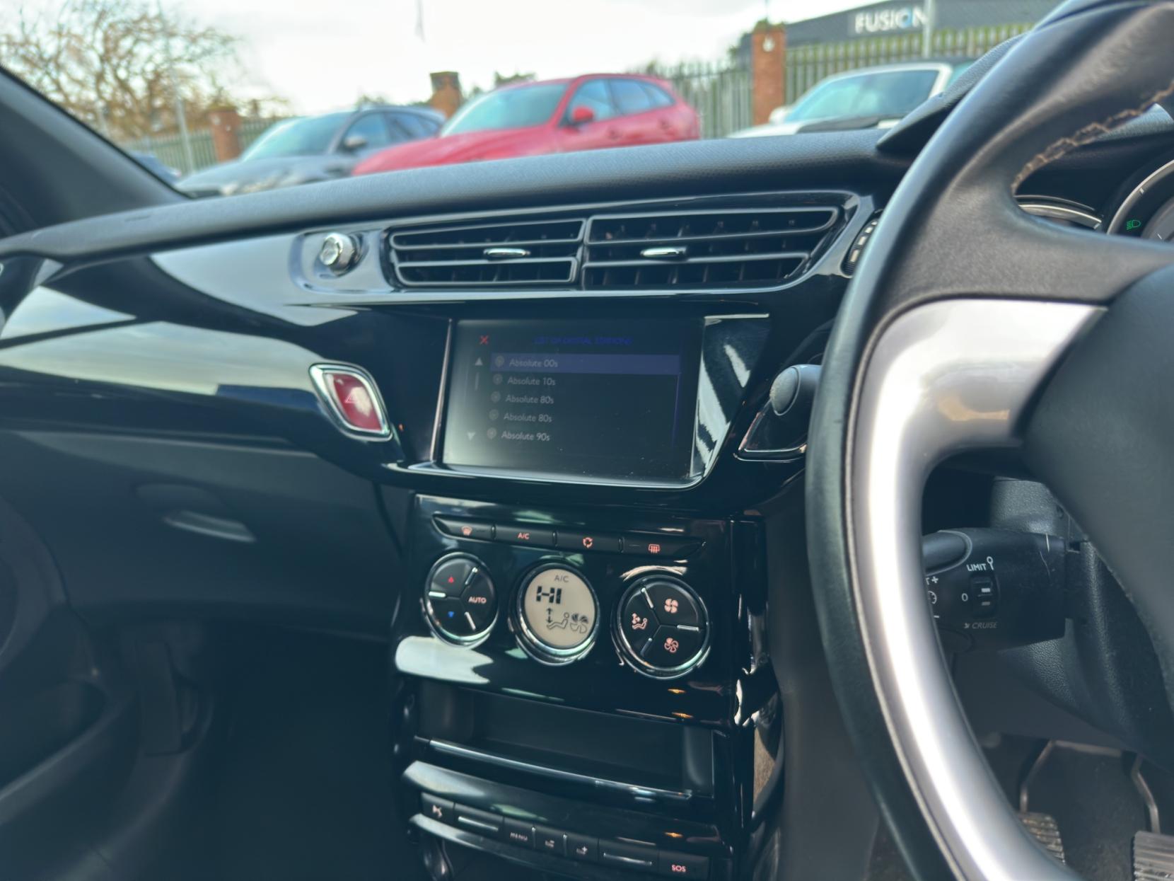 DS AUTOMOBILES DS 3 1.2 PureTech Connected Chic Hatchback 3dr Petrol Manual Euro 6 (82 ps)