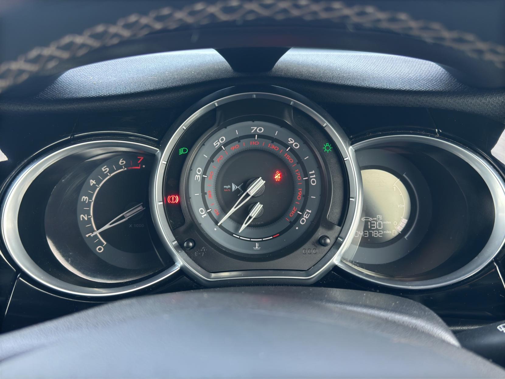 DS AUTOMOBILES DS 3 1.2 PureTech Connected Chic Hatchback 3dr Petrol Manual Euro 6 (82 ps)