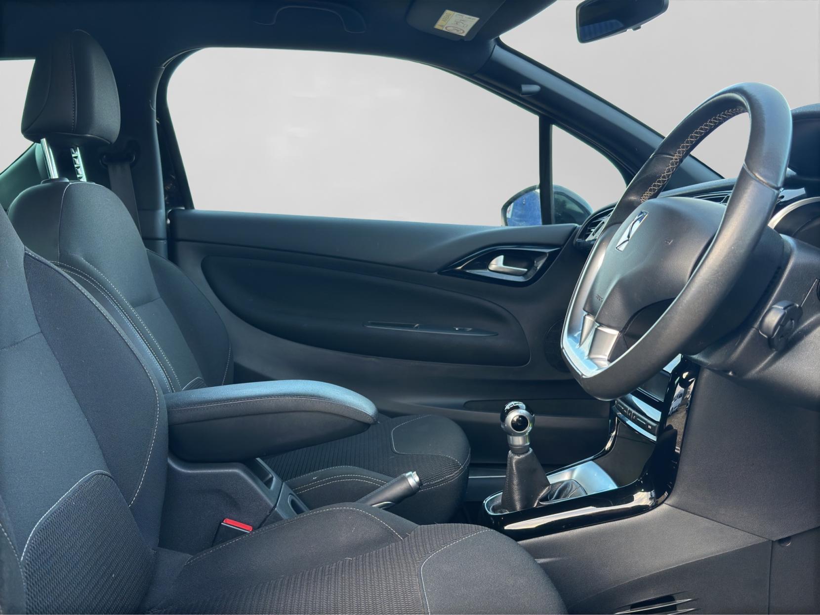 DS AUTOMOBILES DS 3 1.2 PureTech Connected Chic Hatchback 3dr Petrol Manual Euro 6 (82 ps)