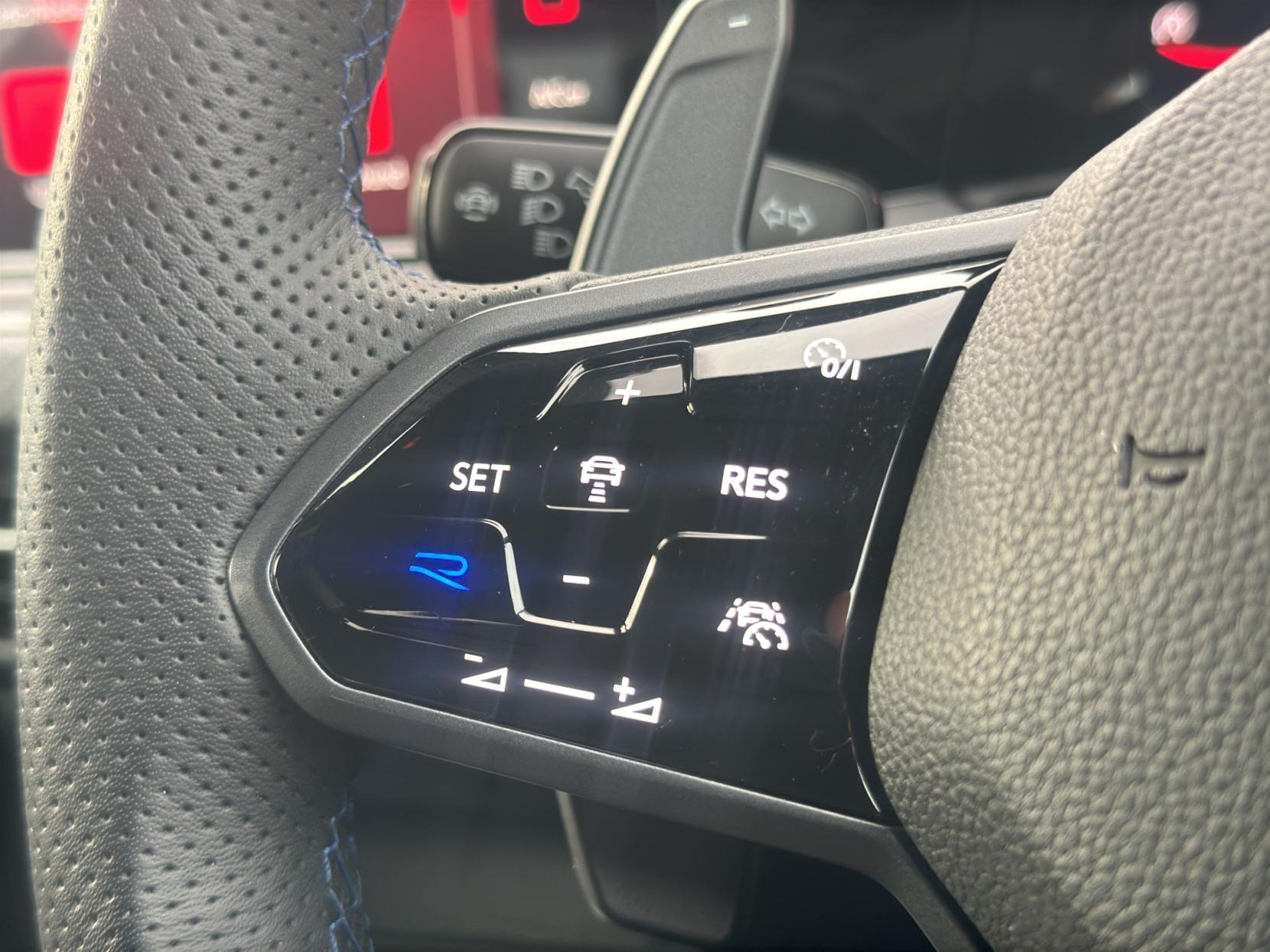 Volkswagen Golf 2.0 TSI R Hatchback 5dr Petrol DSG 4Motion Euro 6 (s/s) (320 ps)