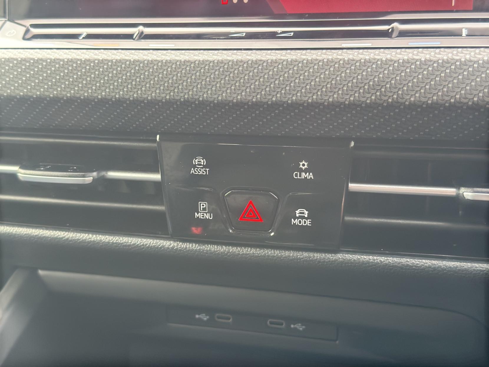 Volkswagen Golf 2.0 TSI R Hatchback 5dr Petrol DSG 4Motion Euro 6 (s/s) (320 ps)