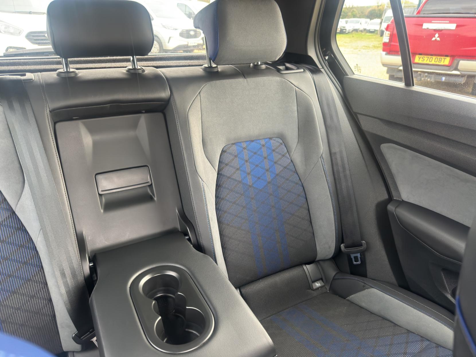 Volkswagen Golf 2.0 TSI R Hatchback 5dr Petrol DSG 4Motion Euro 6 (s/s) (320 ps)