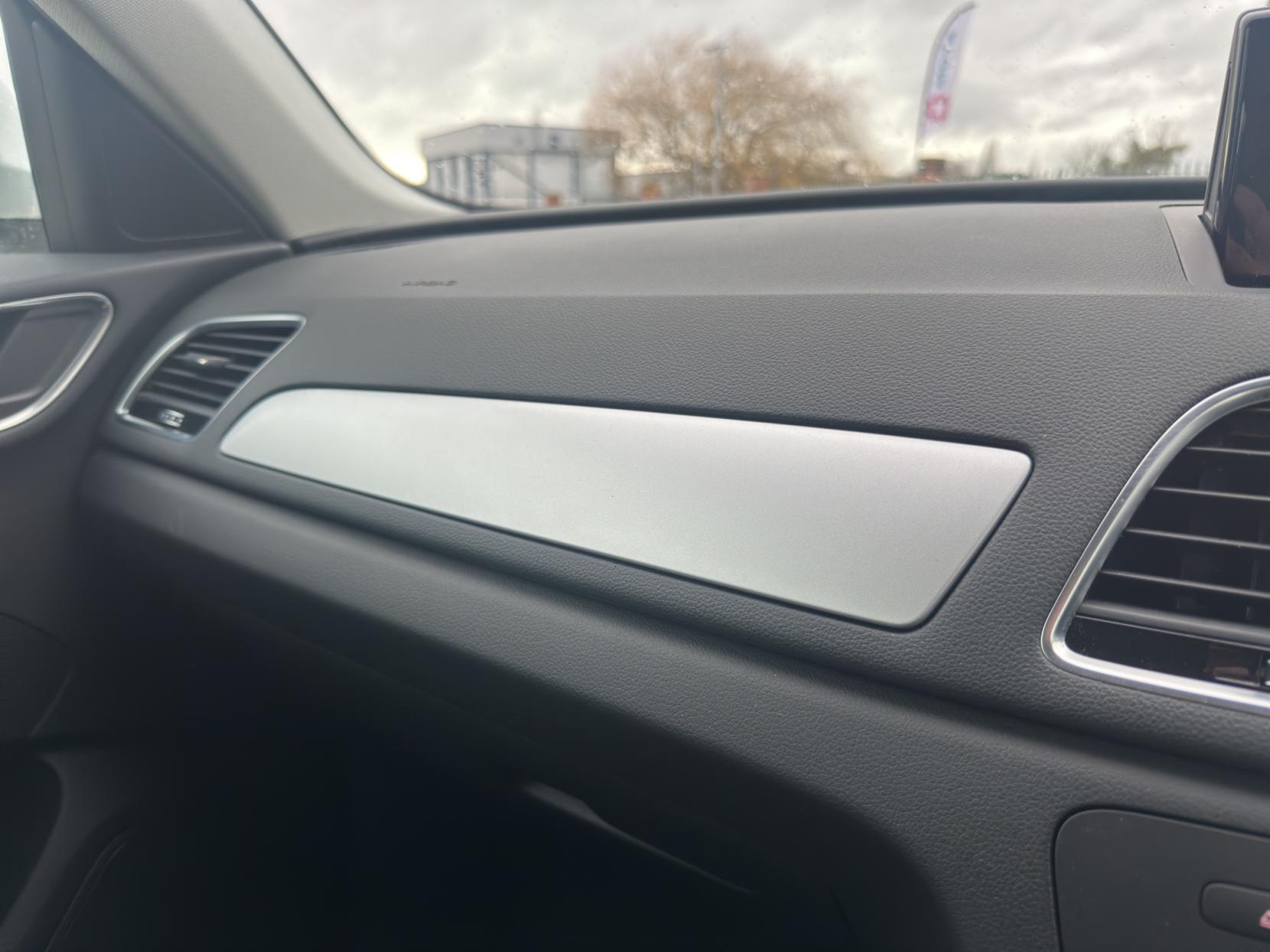 Audi Q3 2.0 TDI Sport SUV 5dr Diesel Manual Euro 6 (s/s) (150 ps)