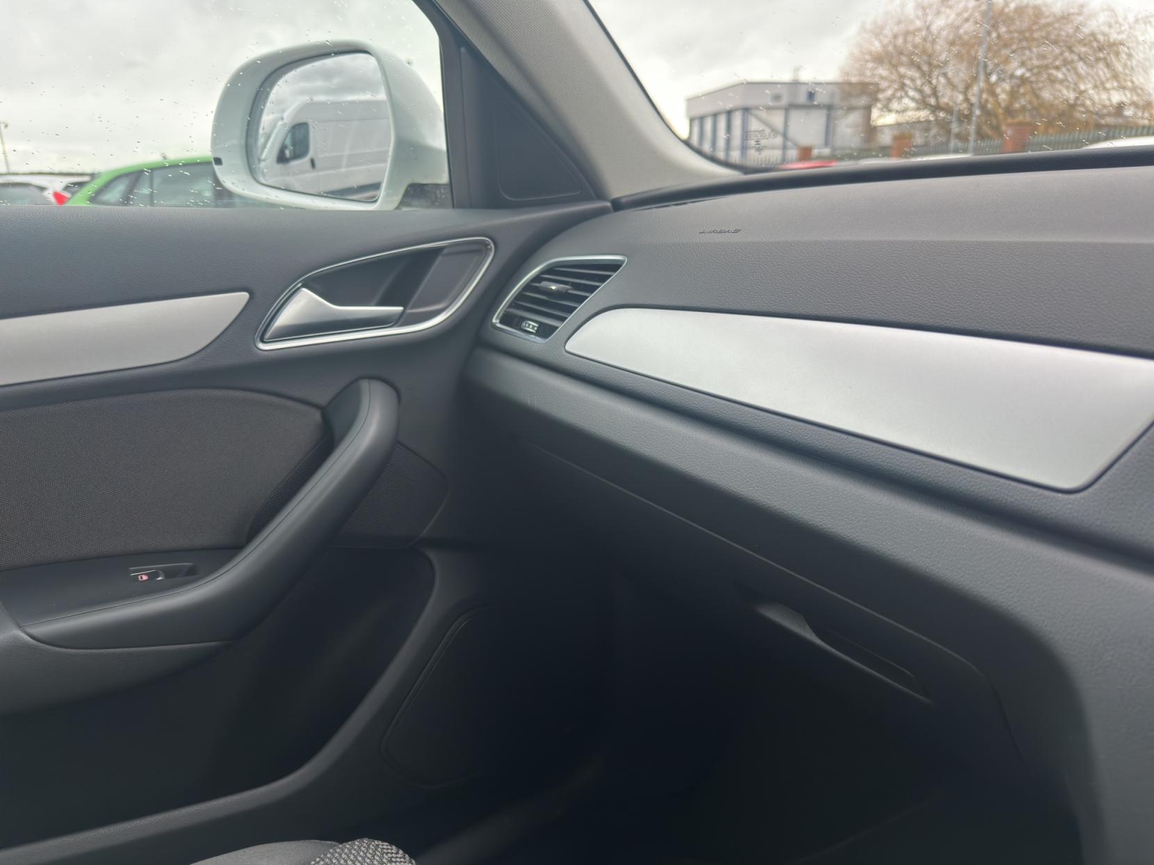 Audi Q3 2.0 TDI Sport SUV 5dr Diesel Manual Euro 6 (s/s) (150 ps)