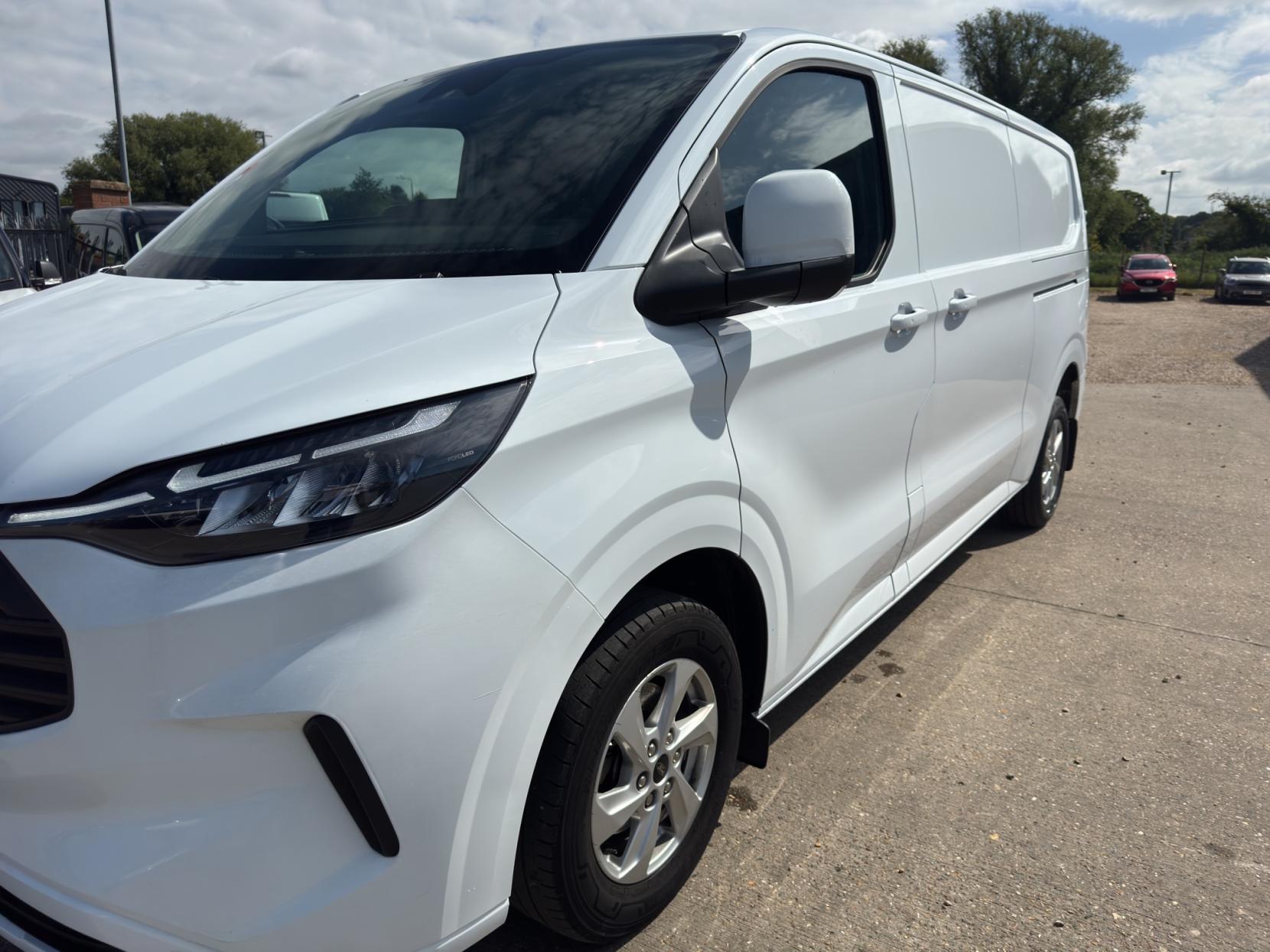 Ford Transit Custom 2.0 300 EcoBlue Limited Panel Van 5dr Diesel Manual L2 H1 Euro 6 (s/s) (136 ps)