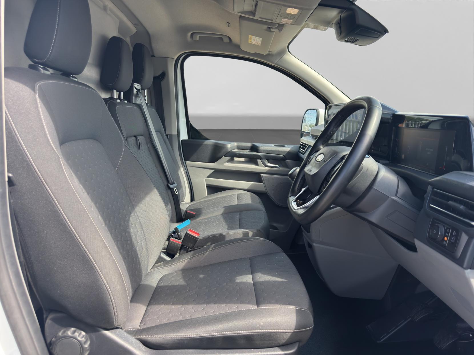 Ford Transit Custom 2.0 300 EcoBlue Limited Panel Van 5dr Diesel Manual L2 H1 Euro 6 (s/s) (136 ps)