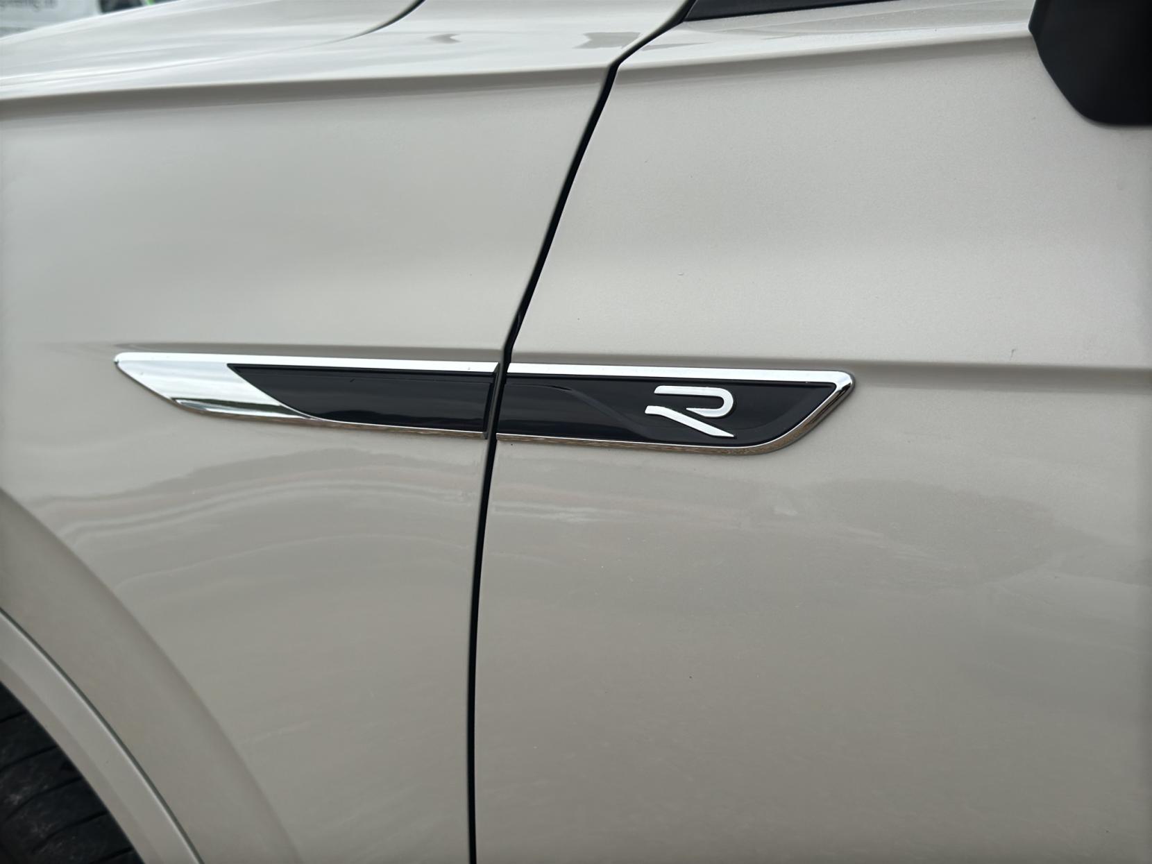 Volkswagen Touareg 3.0 TSI V6 14.3kWh R SUV 5dr Petrol Plug-in Hybrid Tiptronic 4Motion Euro 6 (s/s) (462 ps)