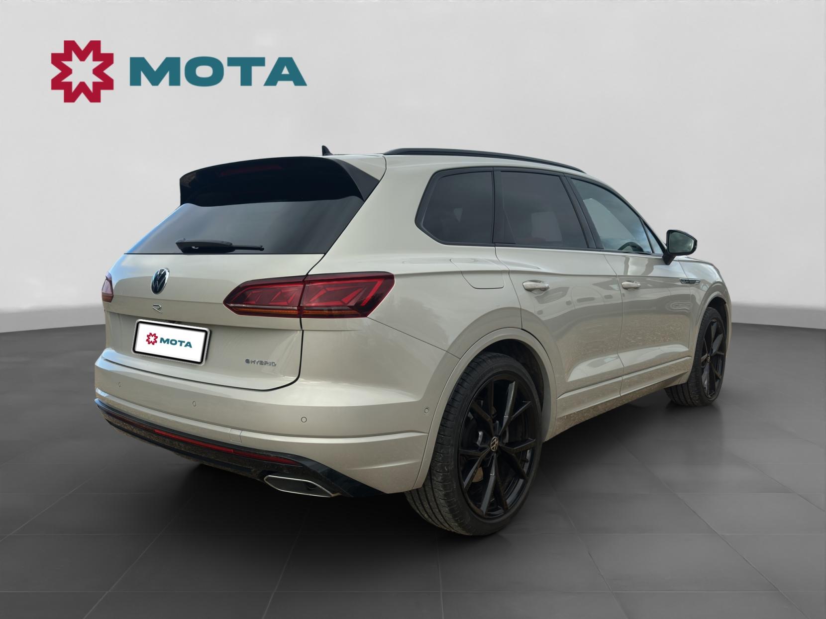 Volkswagen Touareg 3.0 TSI V6 14.3kWh R SUV 5dr Petrol Plug-in Hybrid Tiptronic 4Motion Euro 6 (s/s) (462 ps)