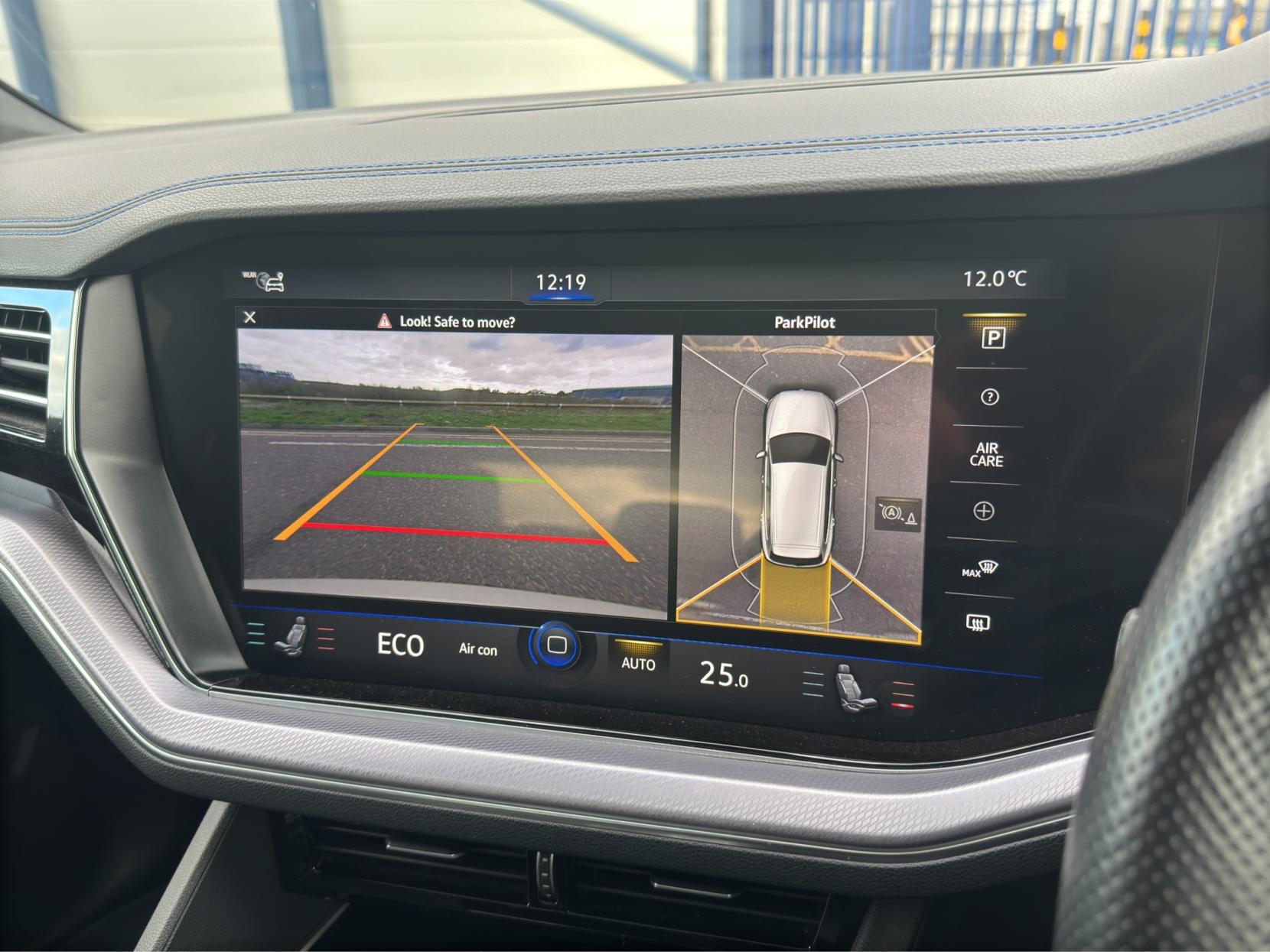 Volkswagen Touareg 3.0 TSI V6 14.3kWh R SUV 5dr Petrol Plug-in Hybrid Tiptronic 4Motion Euro 6 (s/s) (462 ps)