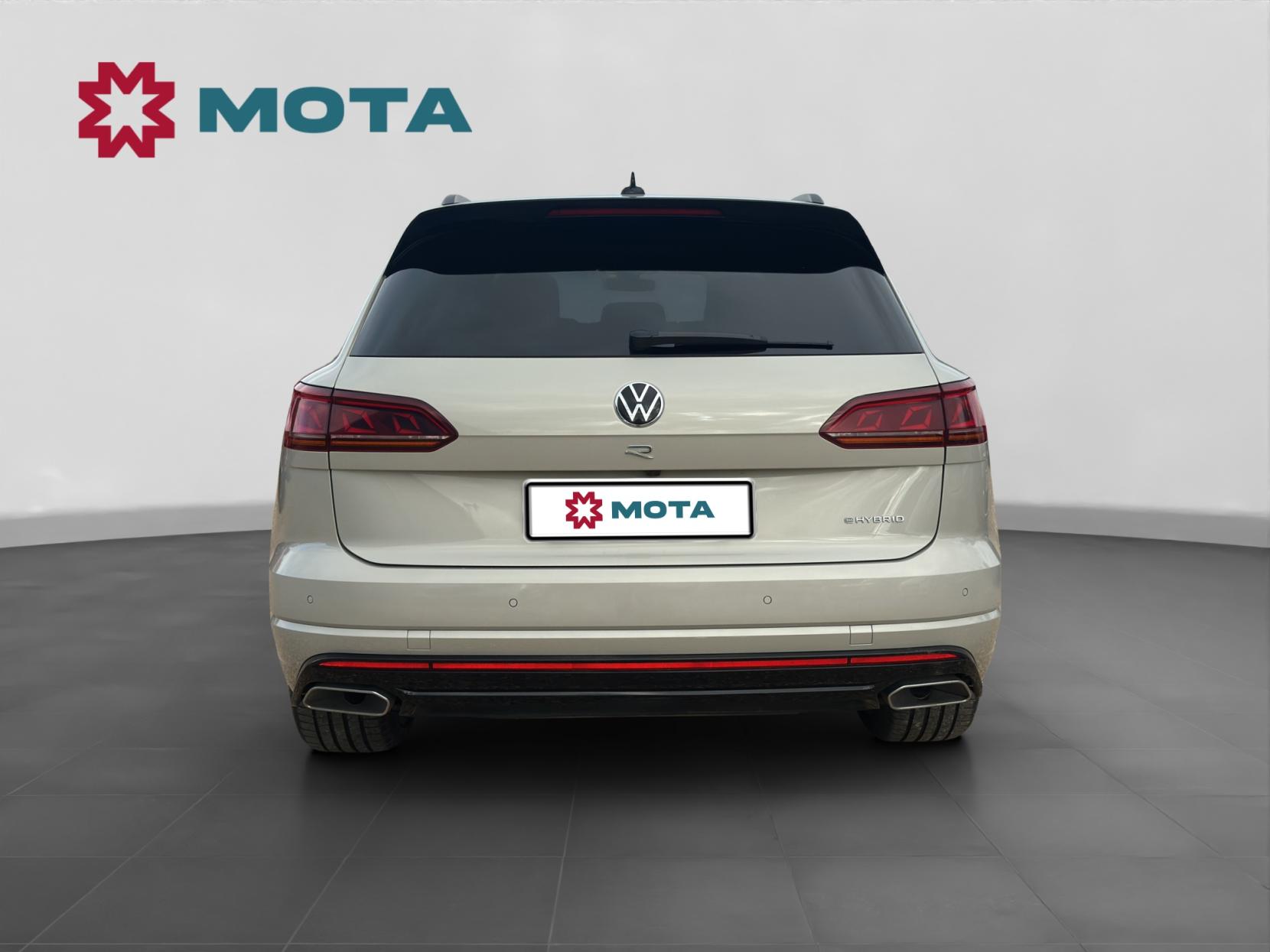 Volkswagen Touareg 3.0 TSI V6 14.3kWh R SUV 5dr Petrol Plug-in Hybrid Tiptronic 4Motion Euro 6 (s/s) (462 ps)