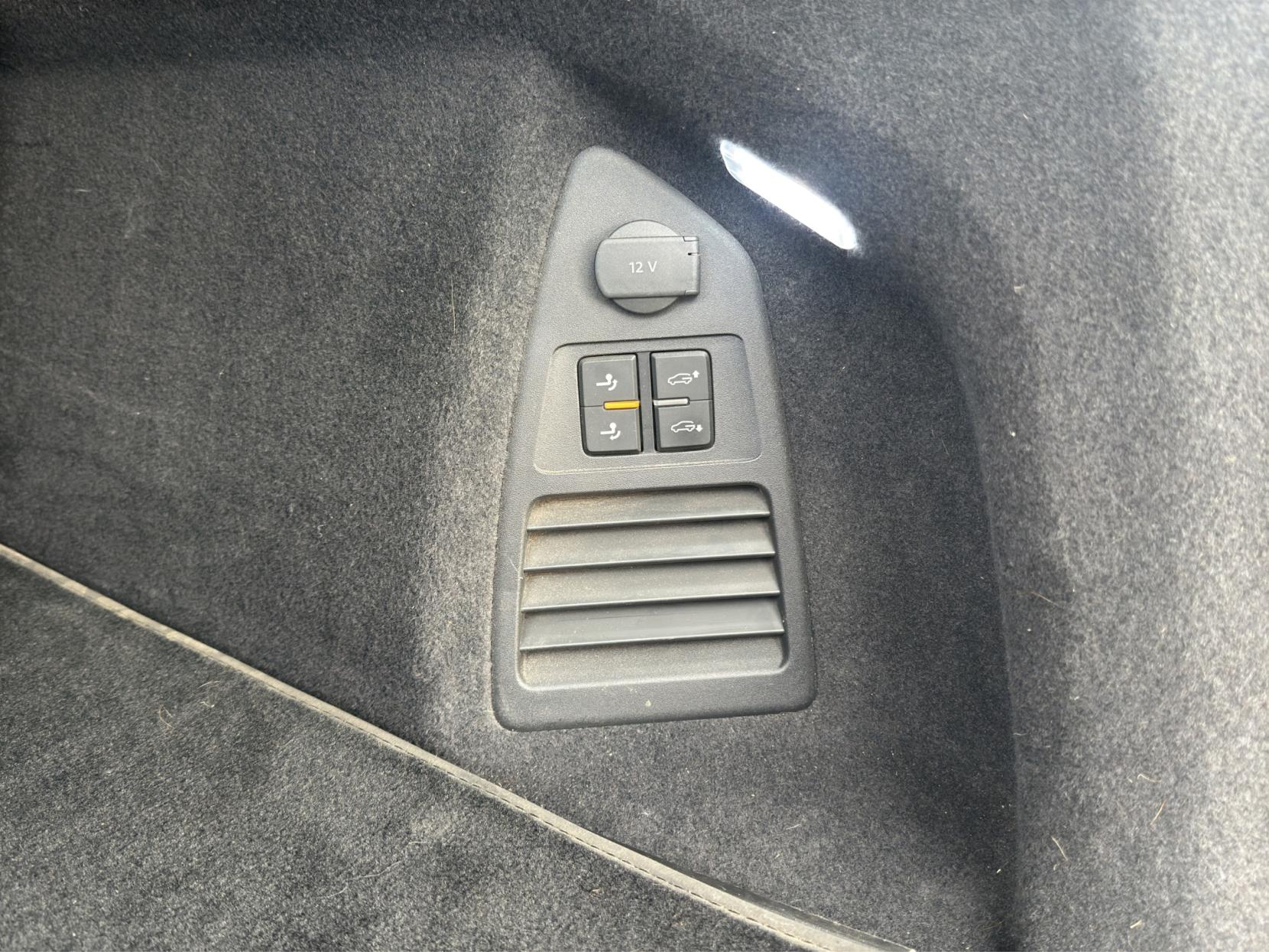 Volkswagen Touareg 3.0 TSI V6 14.3kWh R SUV 5dr Petrol Plug-in Hybrid Tiptronic 4Motion Euro 6 (s/s) (462 ps)