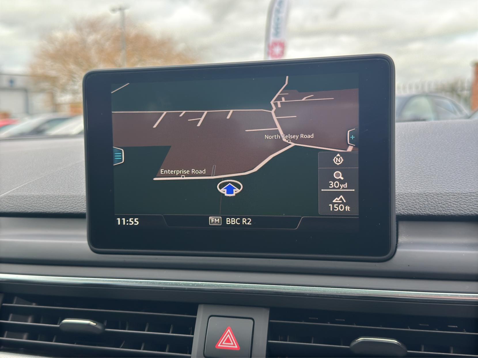 Audi A4 Avant 2.0 TDI ultra Sport Estate 5dr Diesel Manual Euro 6 (s/s) (190 ps)