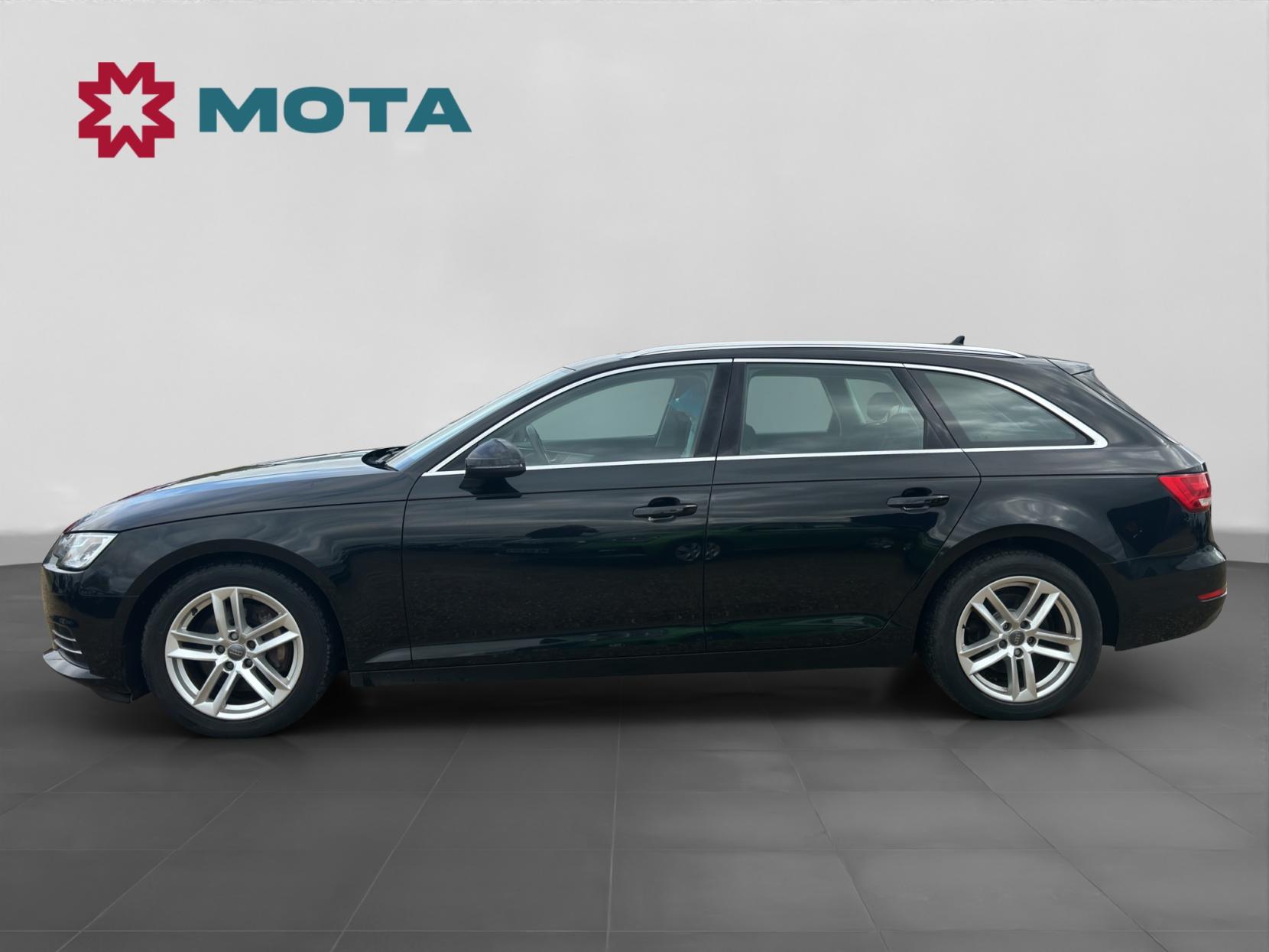 Audi A4 Avant 2.0 TDI ultra Sport Estate 5dr Diesel Manual Euro 6 (s/s) (190 ps)