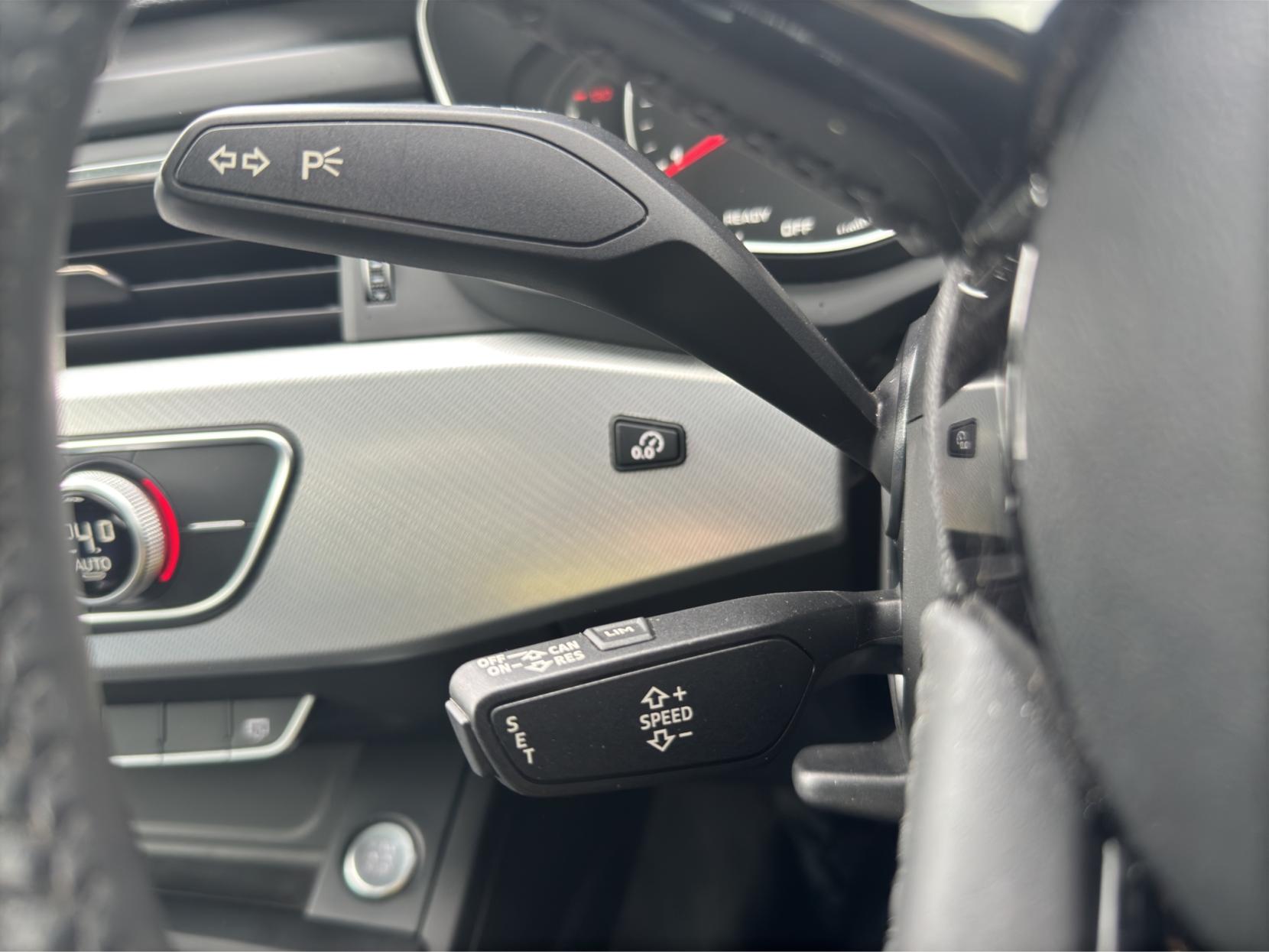 Audi A4 Avant 2.0 TDI ultra Sport Estate 5dr Diesel Manual Euro 6 (s/s) (190 ps)