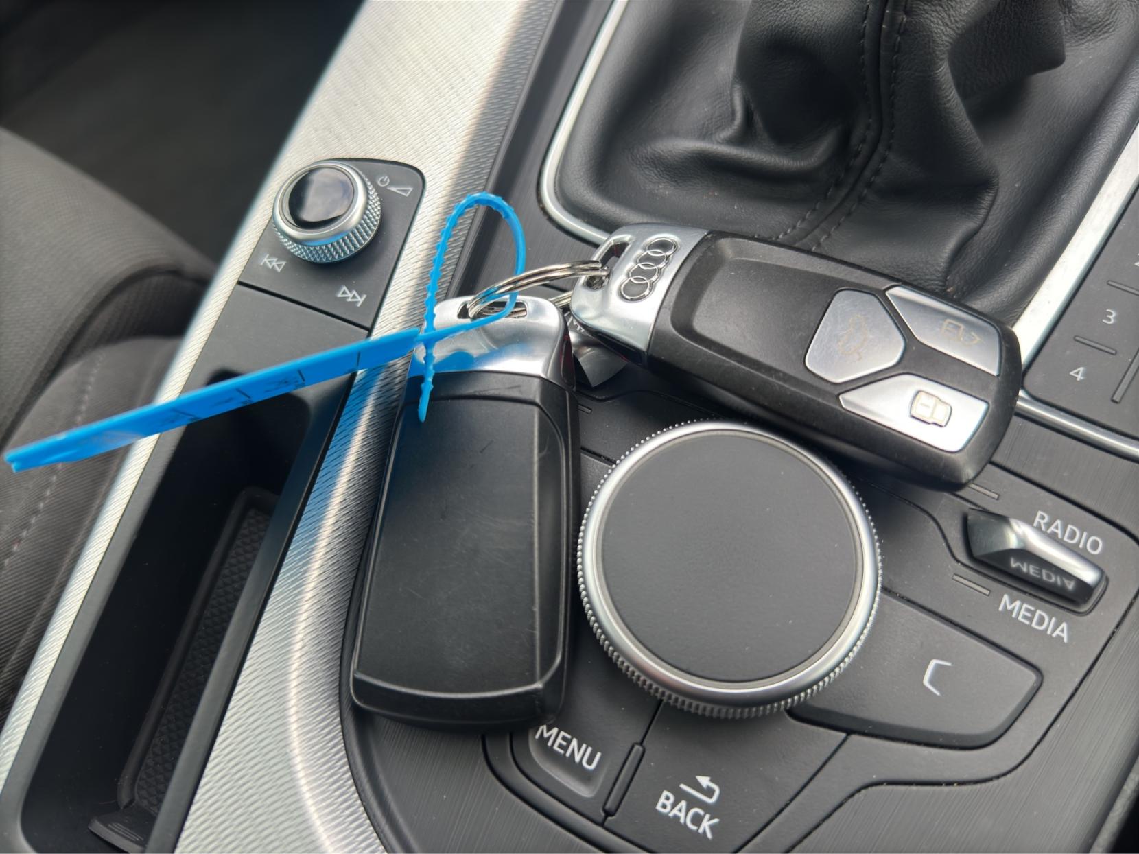 Audi A4 Avant 2.0 TDI ultra Sport Estate 5dr Diesel Manual Euro 6 (s/s) (190 ps)