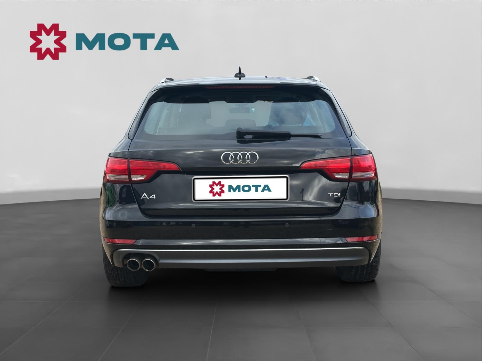 Audi A4 Avant 2.0 TDI ultra Sport Estate 5dr Diesel Manual Euro 6 (s/s) (190 ps)