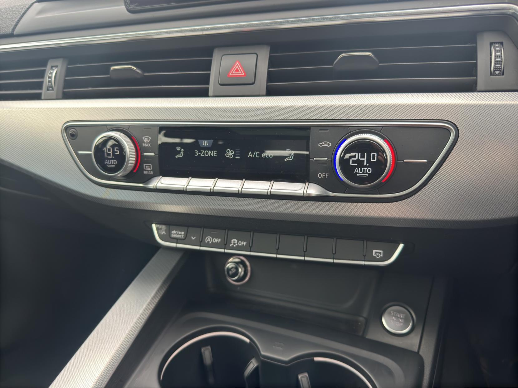 Audi A4 Avant 2.0 TDI ultra Sport Estate 5dr Diesel Manual Euro 6 (s/s) (190 ps)